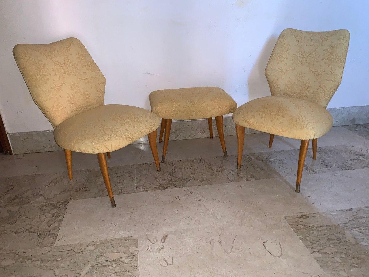 Paar italienische Design-Sessel und Poofs zugeschrieben  Wilhelm Ulrich (Moderne der Mitte des Jahrhunderts) im Angebot