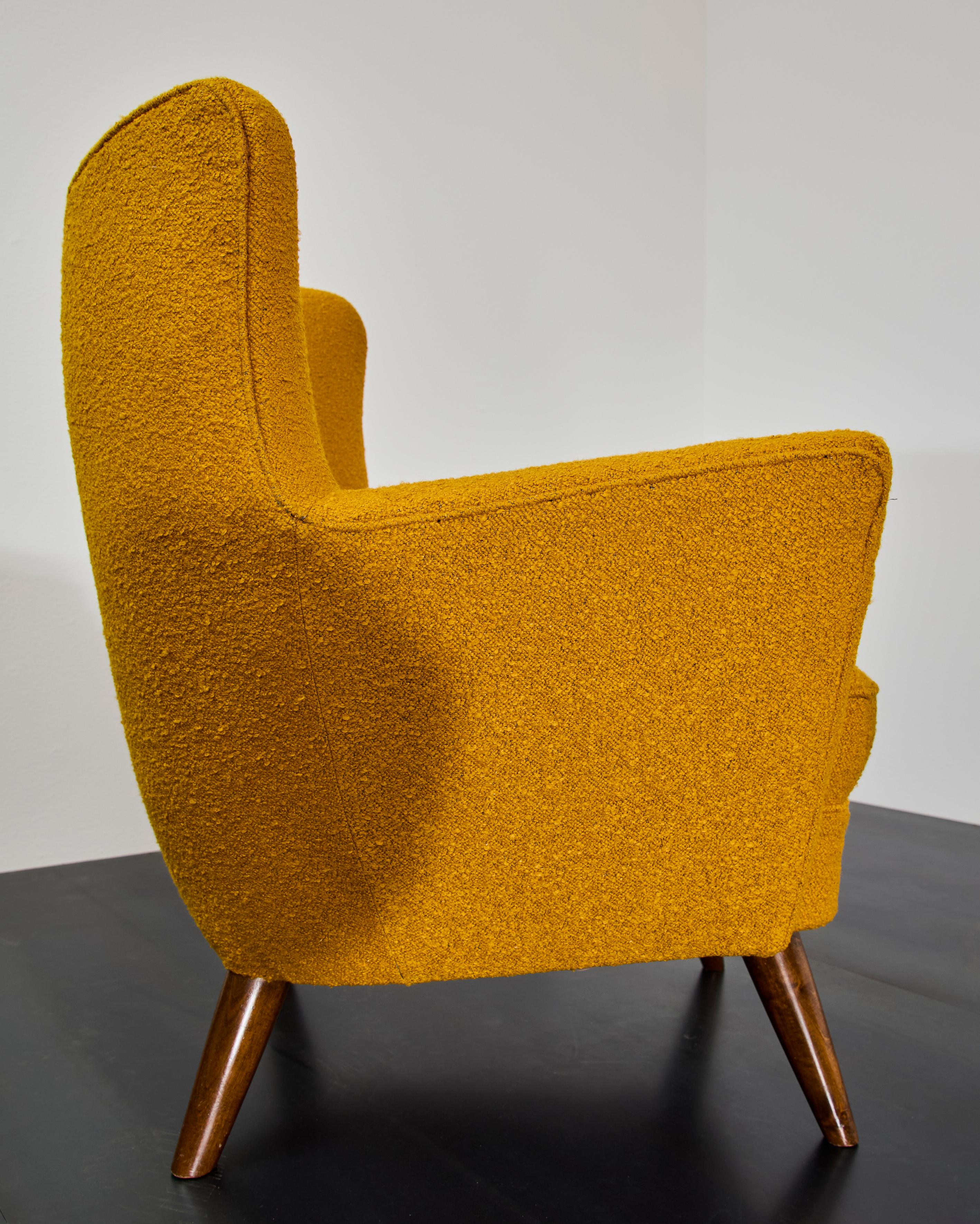 Pair of yellow armchairs designed by Luigi Caccia Dominioni in 1944 For Sale 4