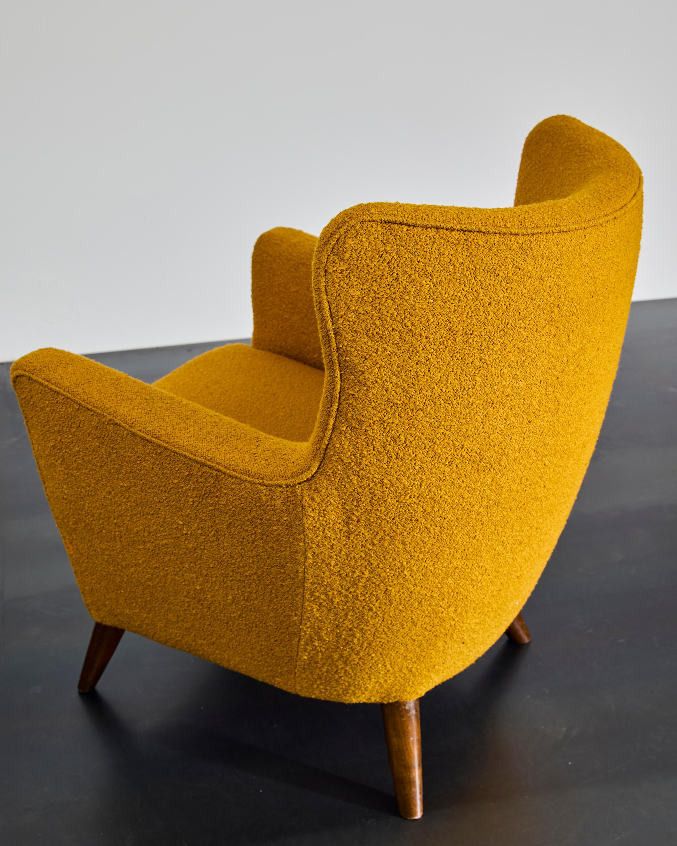 Mid-Century Modern Pair of yellow armchairs designed by Luigi Caccia Dominioni in 1944 For Sale