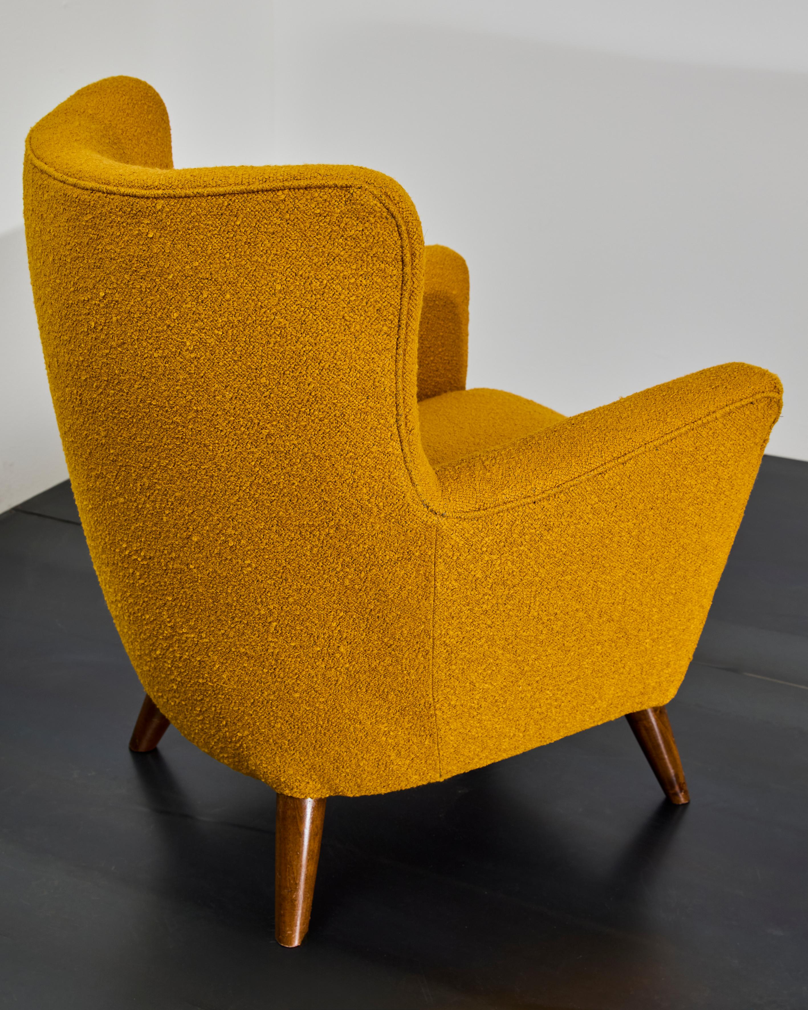 Fabric Pair of yellow armchairs designed by Luigi Caccia Dominioni in 1944 For Sale