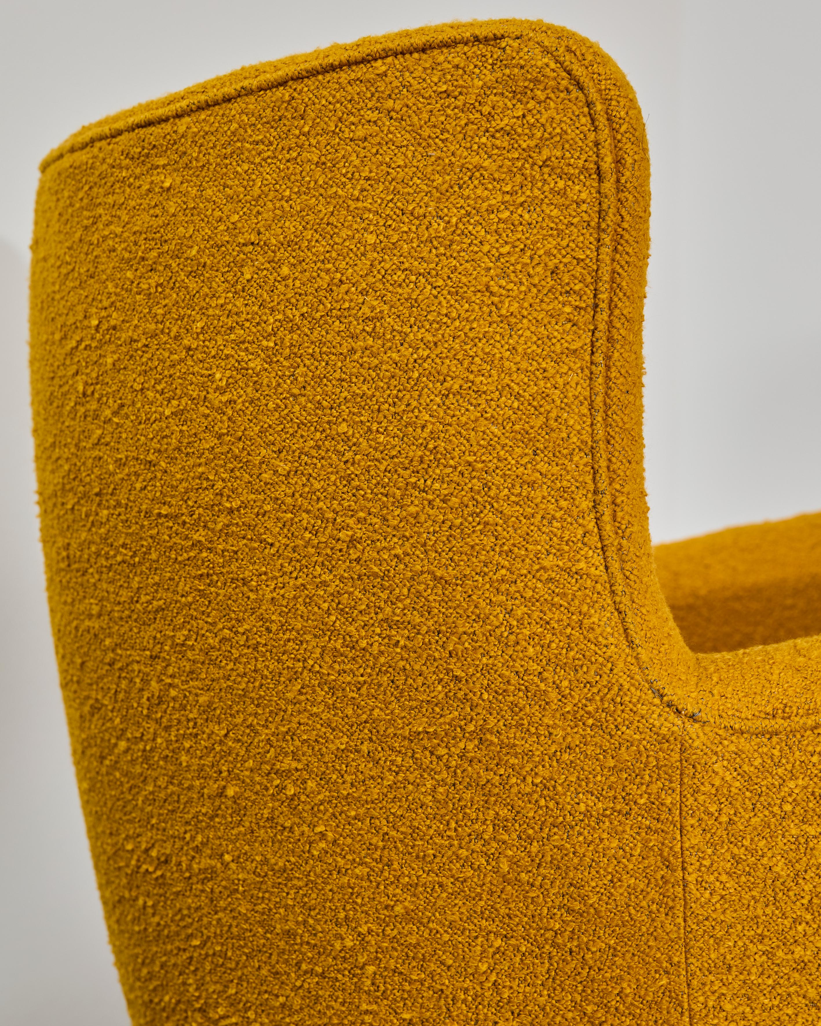 Pair of yellow armchairs designed by Luigi Caccia Dominioni in 1944 For Sale 1