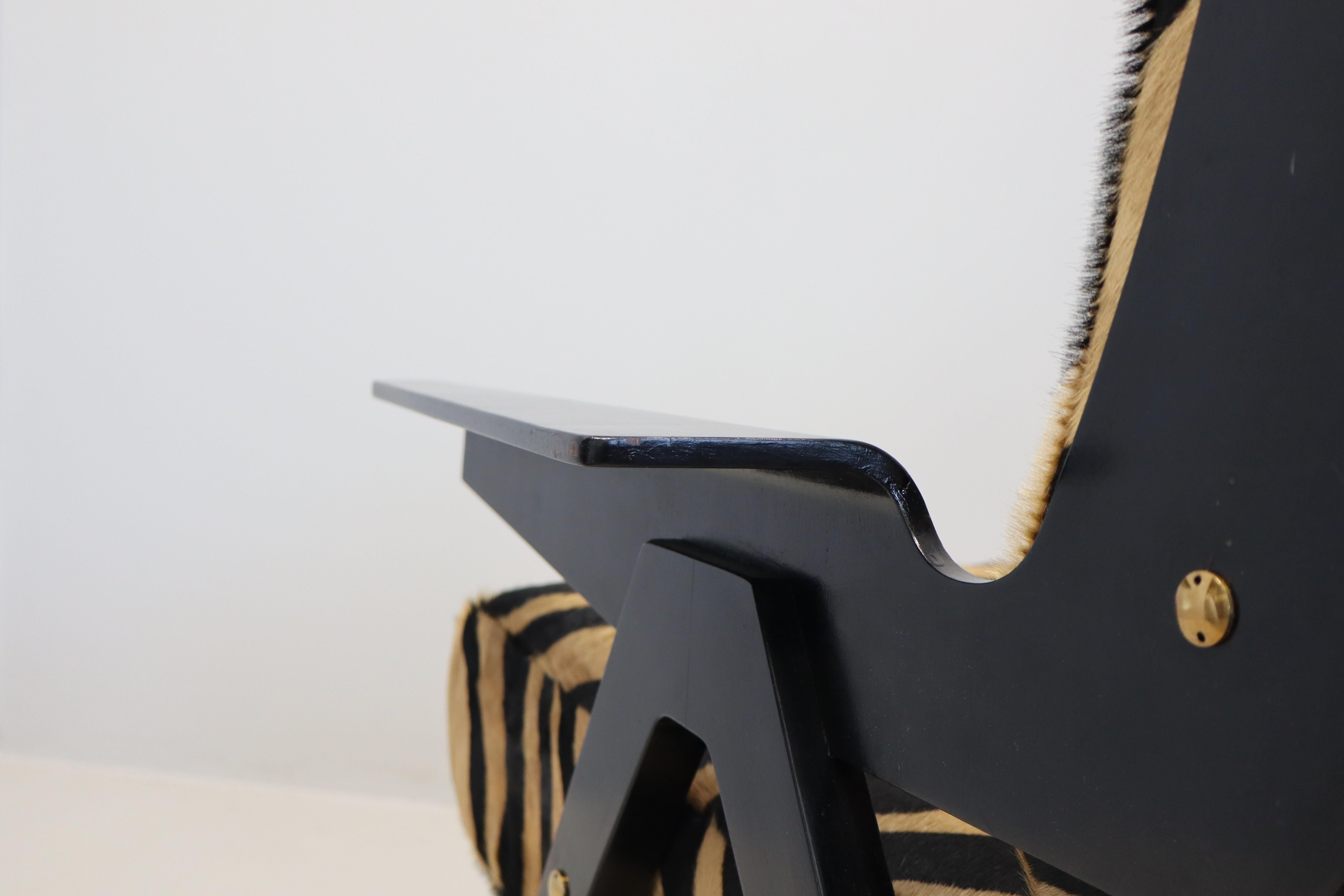 Coppia di Poltrone Gianfranco Frattini Modello 831 per Cassina, '50 in Cavallino in vendita 7