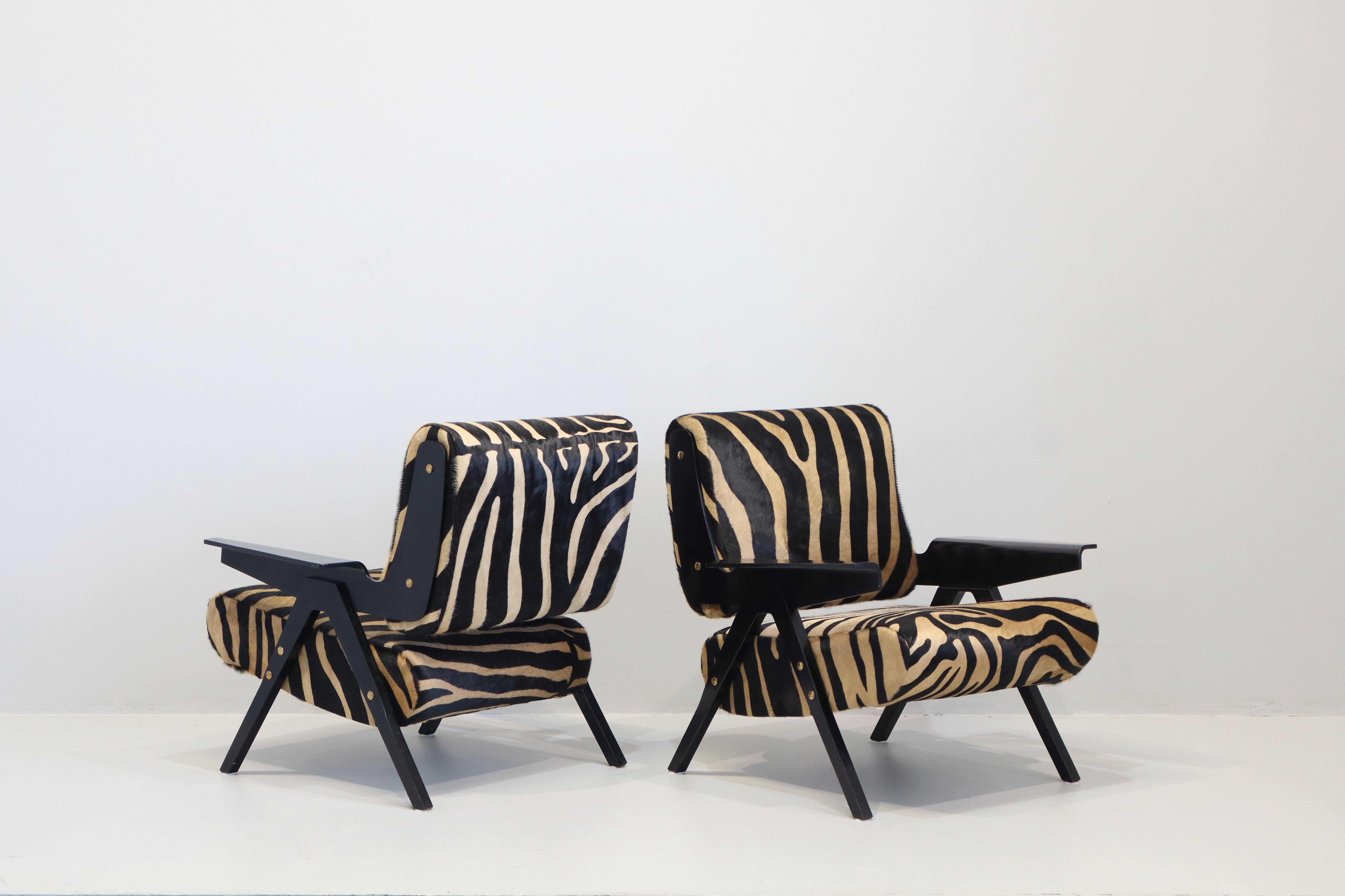 Italian Coppia di Poltrone Gianfranco Frattini Modello 831 per Cassina, '50 in Cavallino in vendita