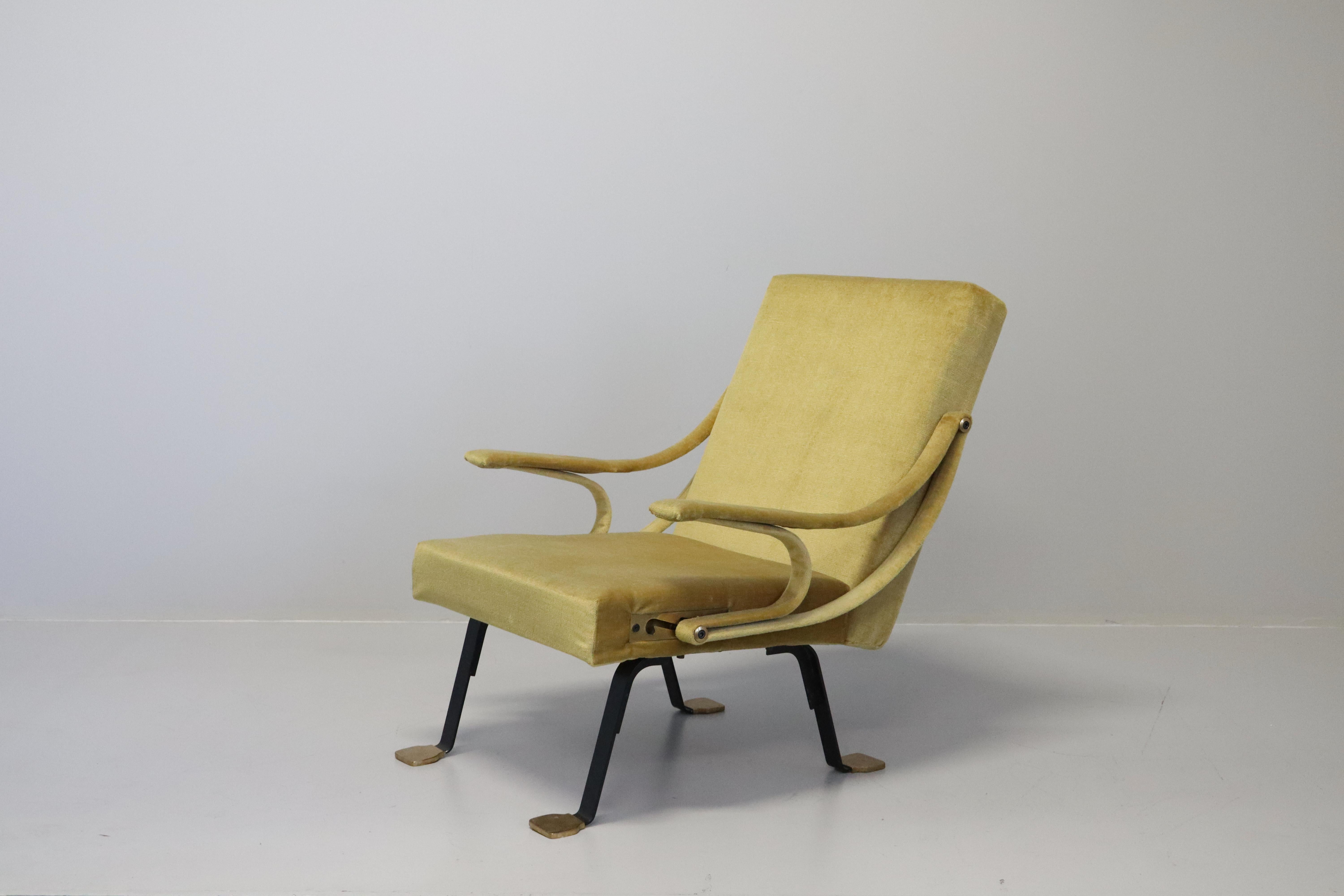 Pair of Ignazio Gardella Digamma armchairs for Gavina Italia, 1960s For Sale 1