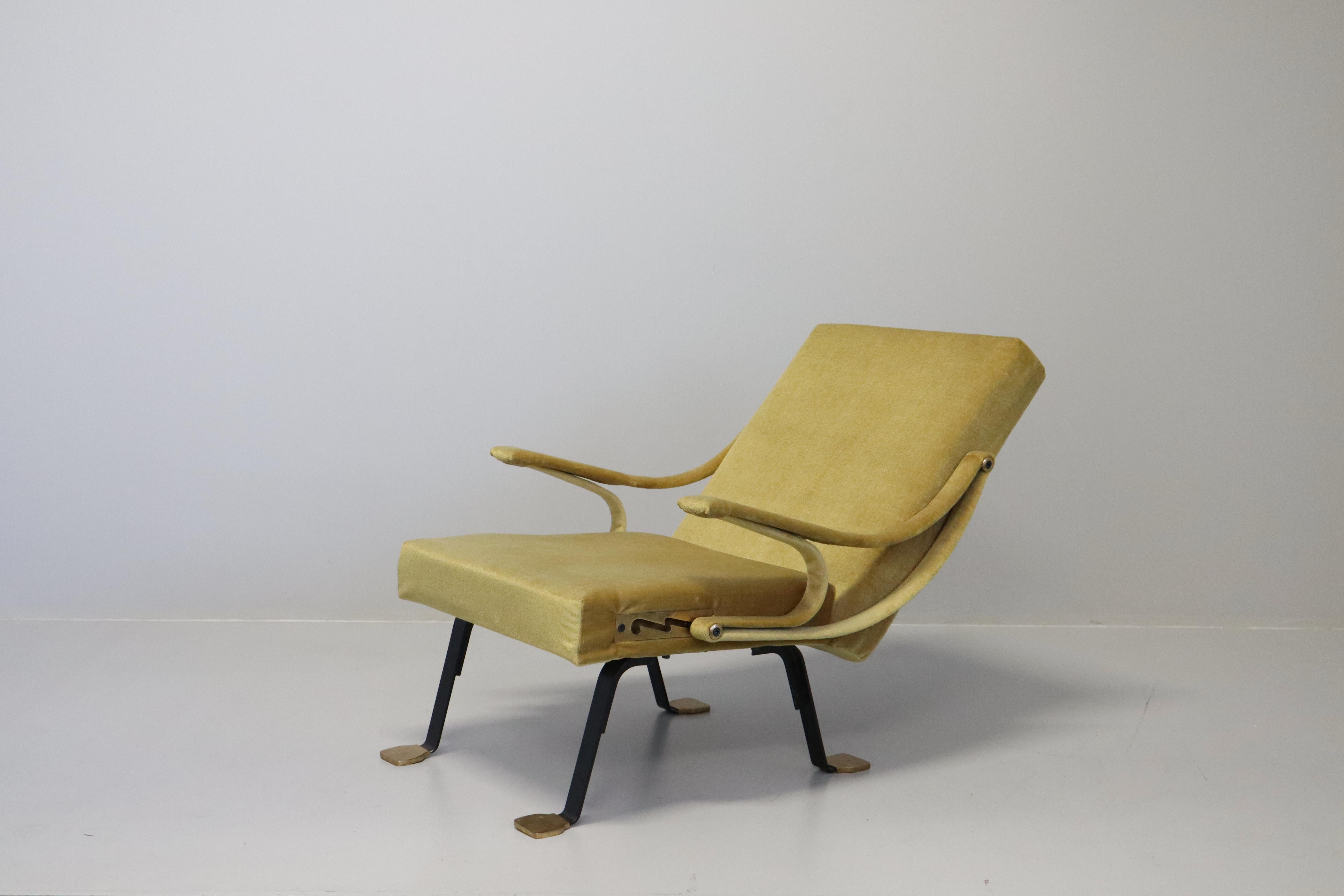 Pair of Ignazio Gardella Digamma armchairs for Gavina Italia, 1960s For Sale 2