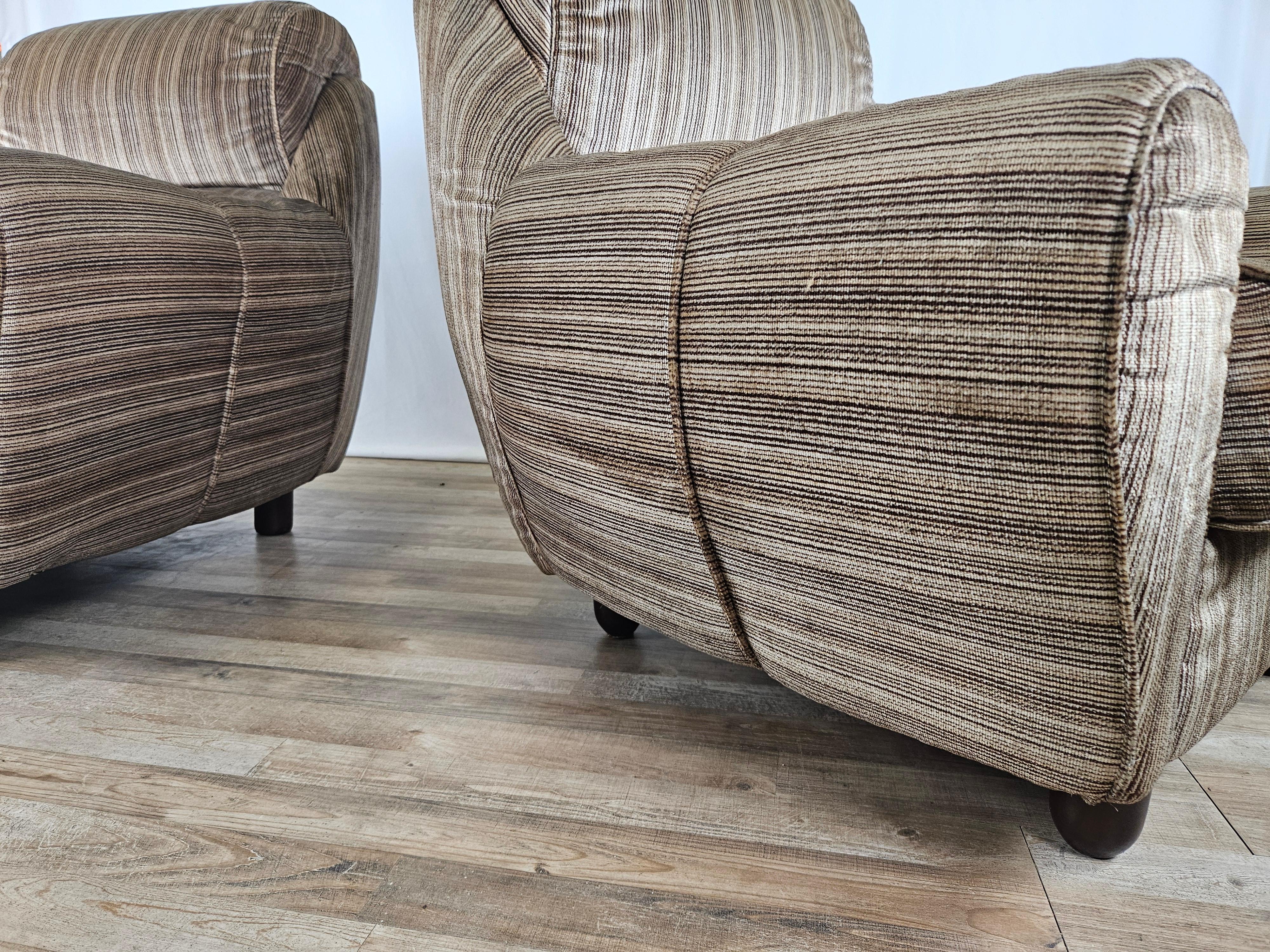 Paire de fauteuils rembourrés 1970 en vente 2