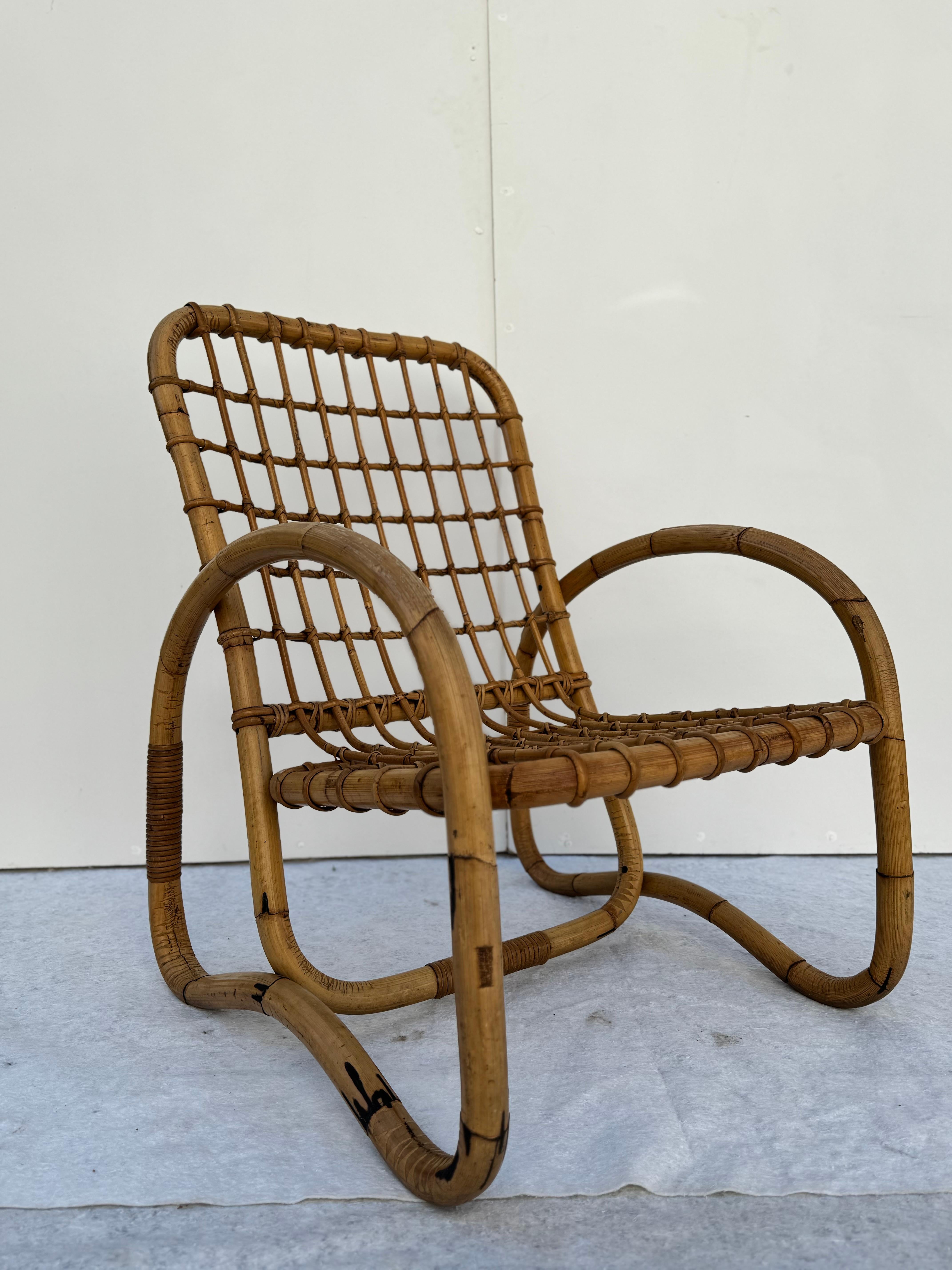 Coppia di Poltrone in bambù Bonacina, Made in Italy, Anni '50.
Coppia di Poltrone in Bambù di Tito Agnoli per Bonacina, Anni '50. Le condizioni sono eccellenti, può presentare lievi segni del tempo dovuti all'età e all'utilizzo. 
Le prix de la