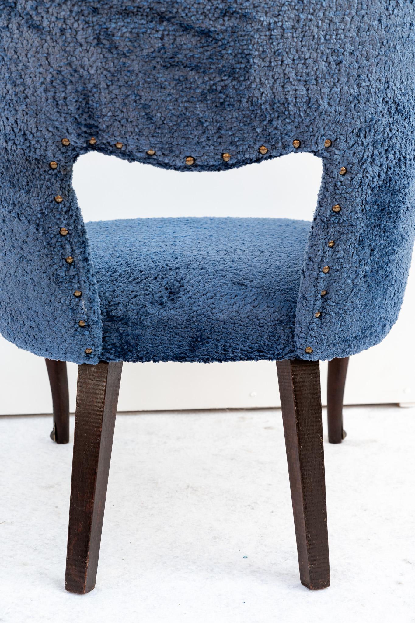 Italian Coppia di poltrone in legno e bouclé, Anni '50 in vendita