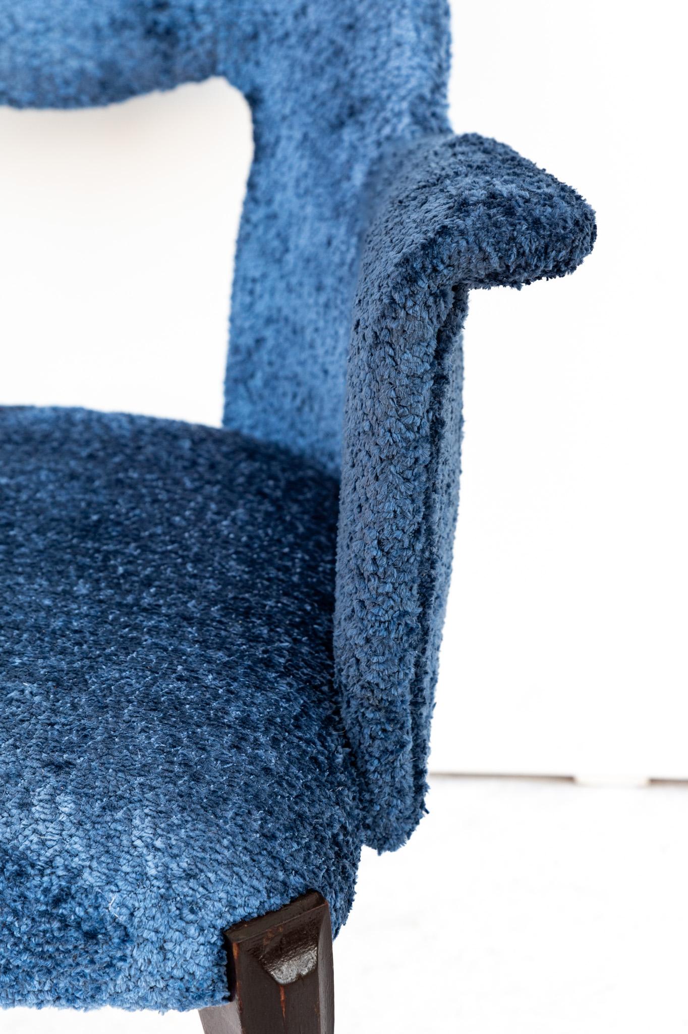 Coppia di poltrone in legno e bouclé, Anni '50 In condizioni buone in vendita a Bastia Umbra, IT