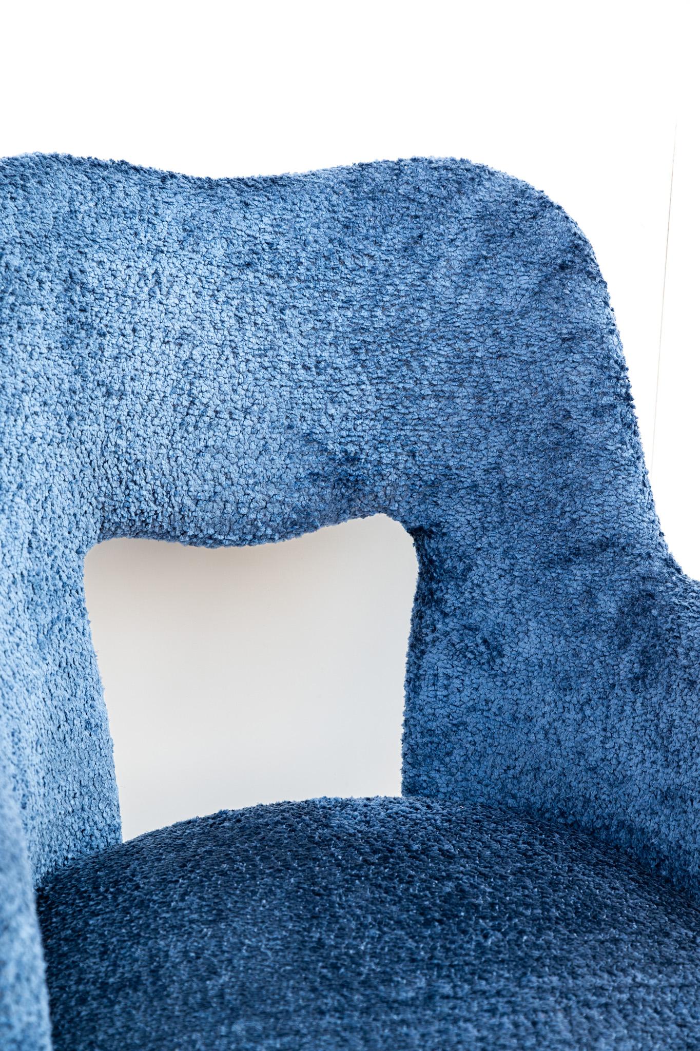 Ottone Coppia di poltrone in legno e bouclé, Anni '50 in vendita