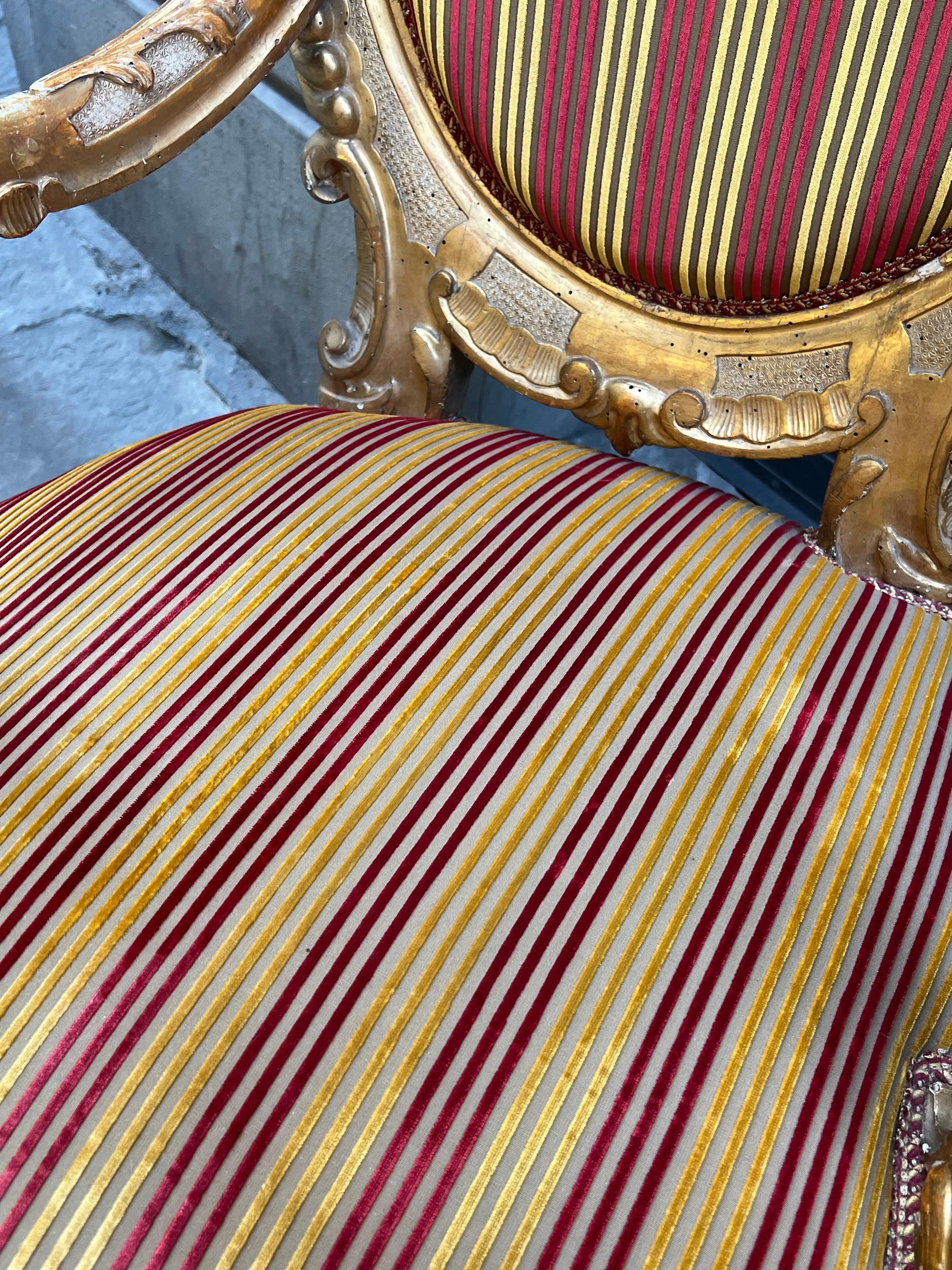 Pair of carved and gilded wooden armchairs, Rome, 19th century For Sale 7