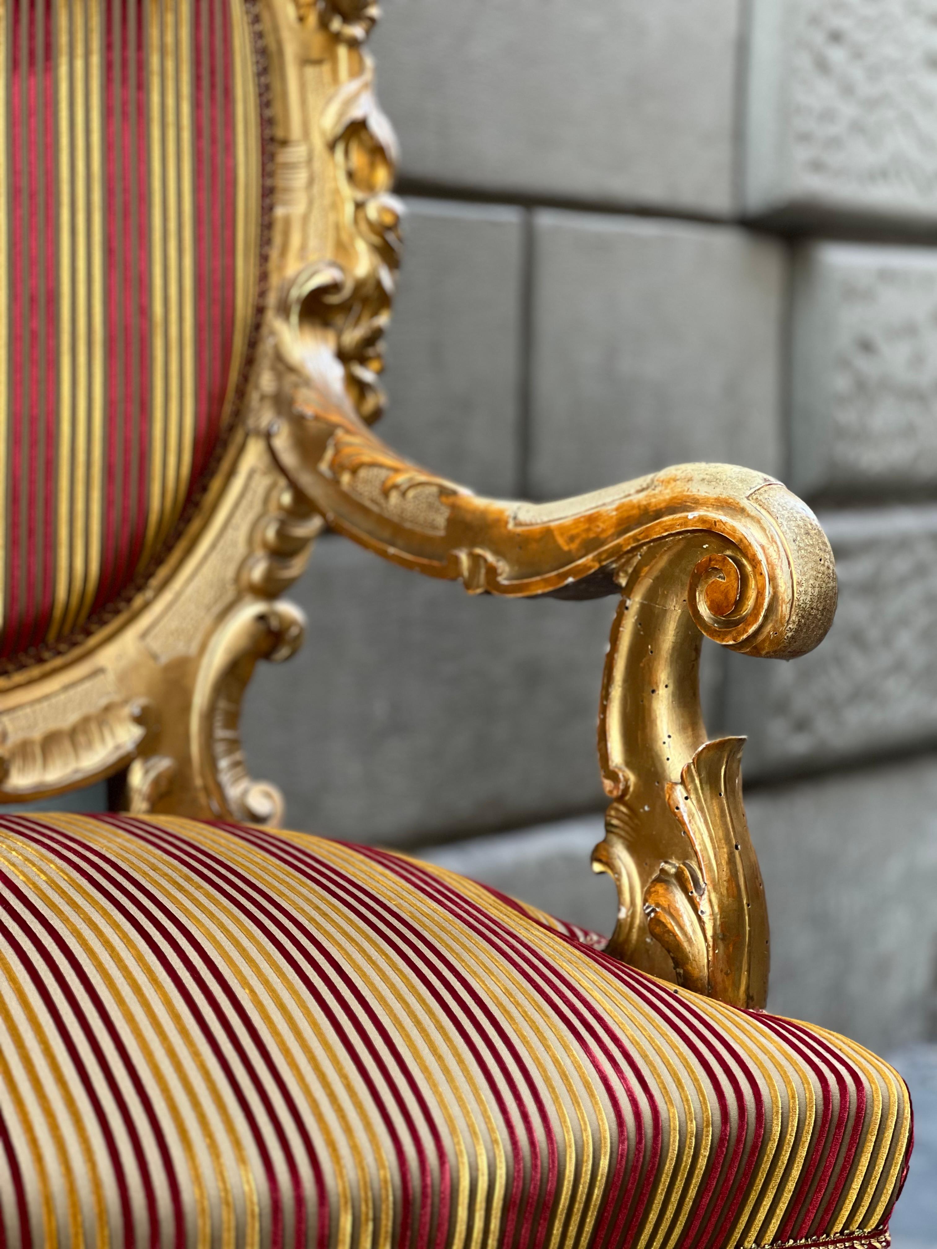 19th Century Pair of carved and gilded wooden armchairs, Rome, 19th century For Sale