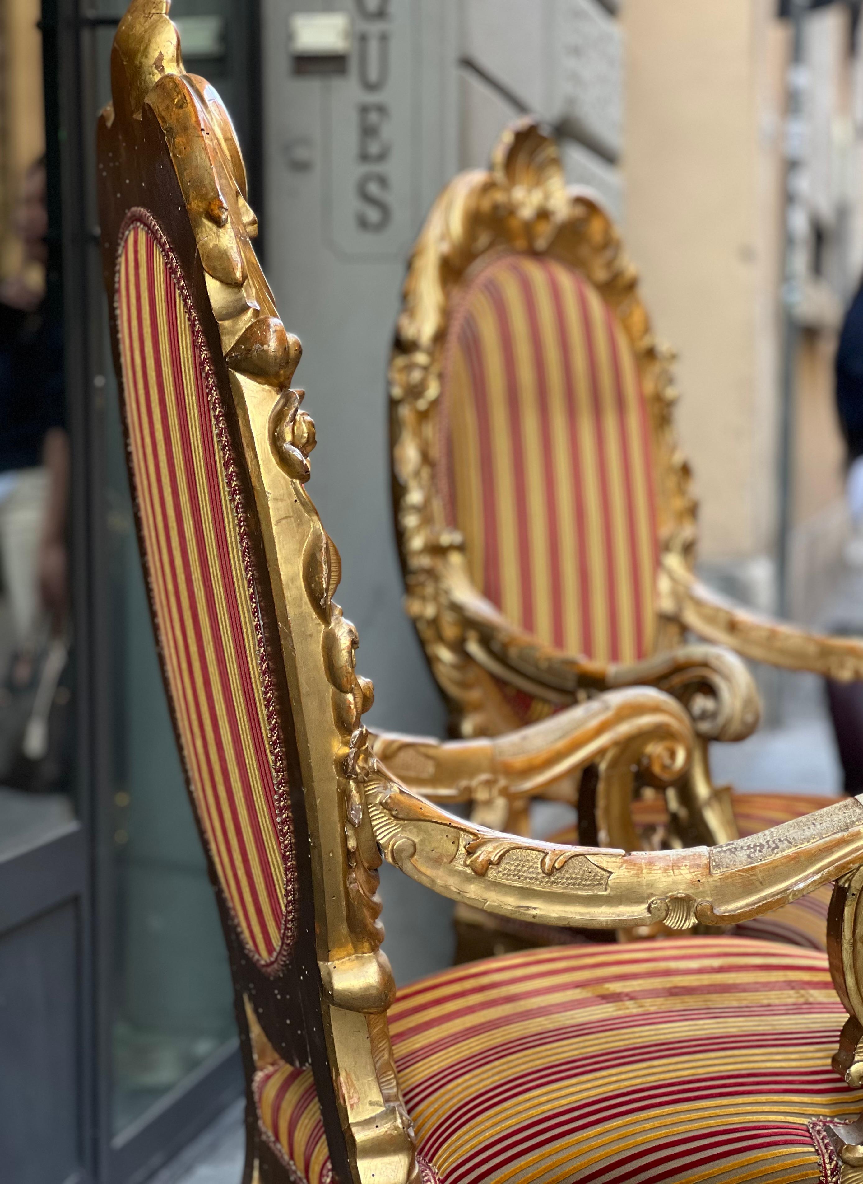 Pair of carved and gilded wooden armchairs, Rome, 19th century For Sale 2