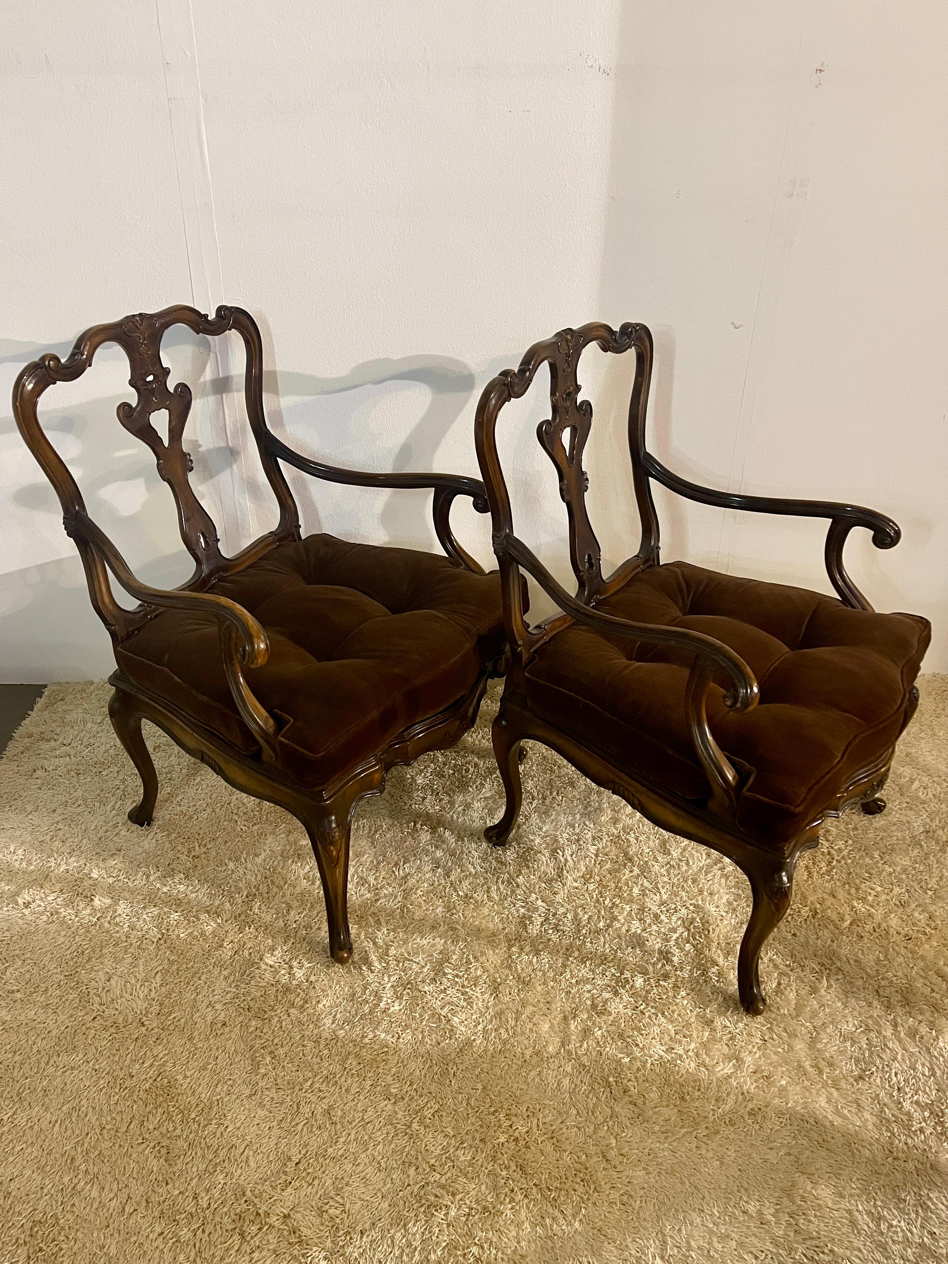 Paire de fauteuils en noyer de Vénétie du XIXe siècle en vente 6