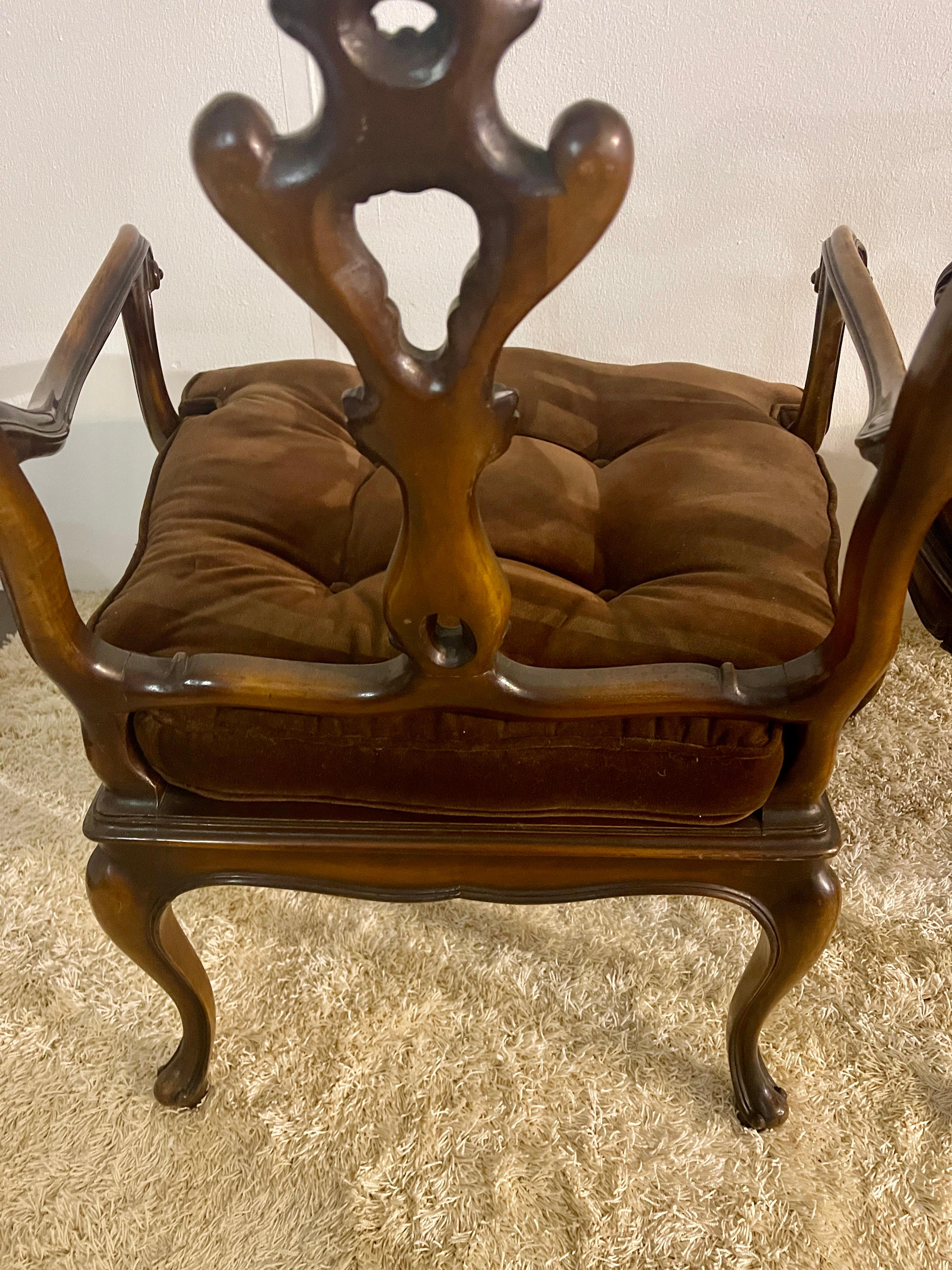 Paire de fauteuils en noyer de Vénétie du XIXe siècle en vente 8