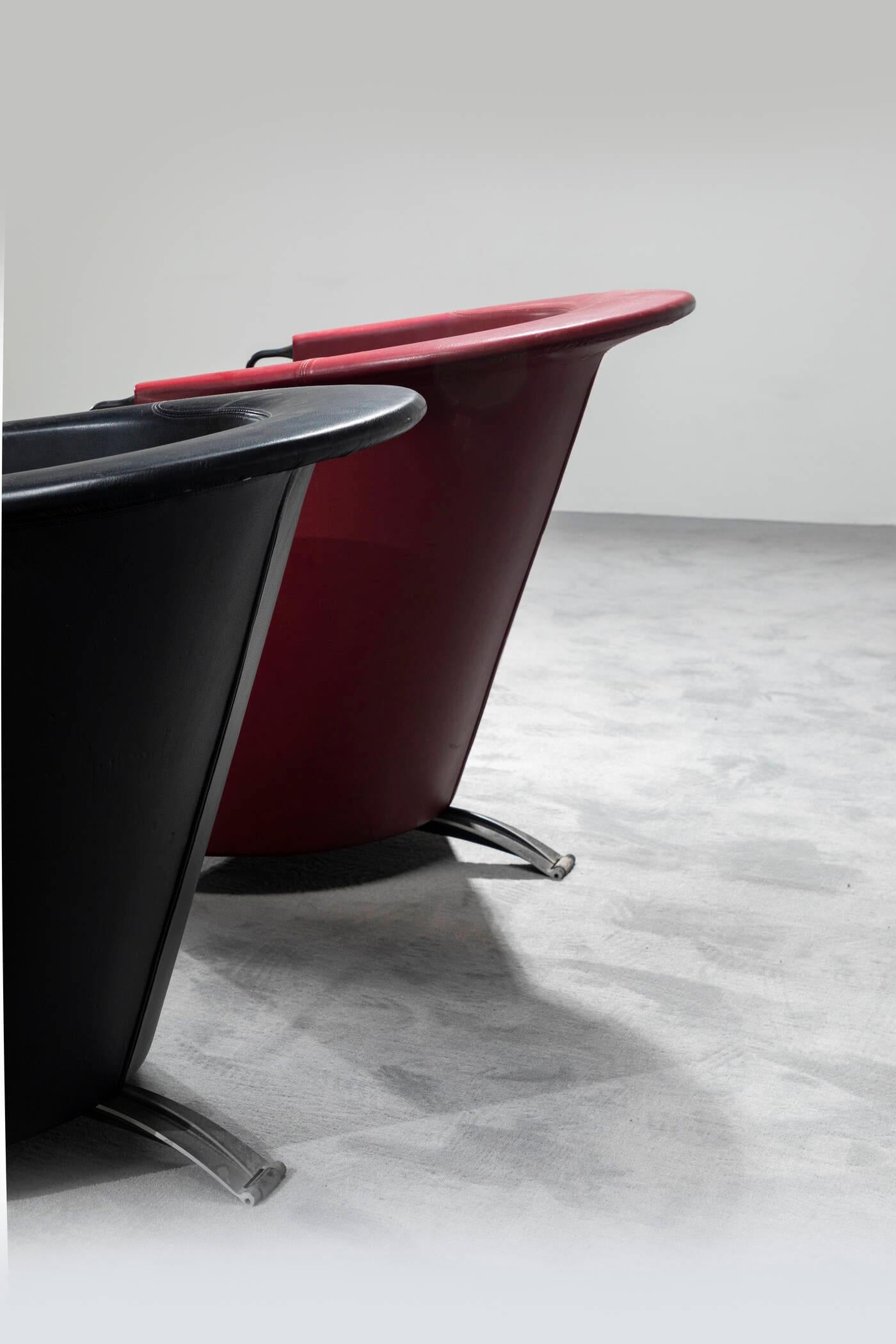 Aluminum Coppia di poltrone in pelle mod. Artema di Paolo Piva prod. B&B