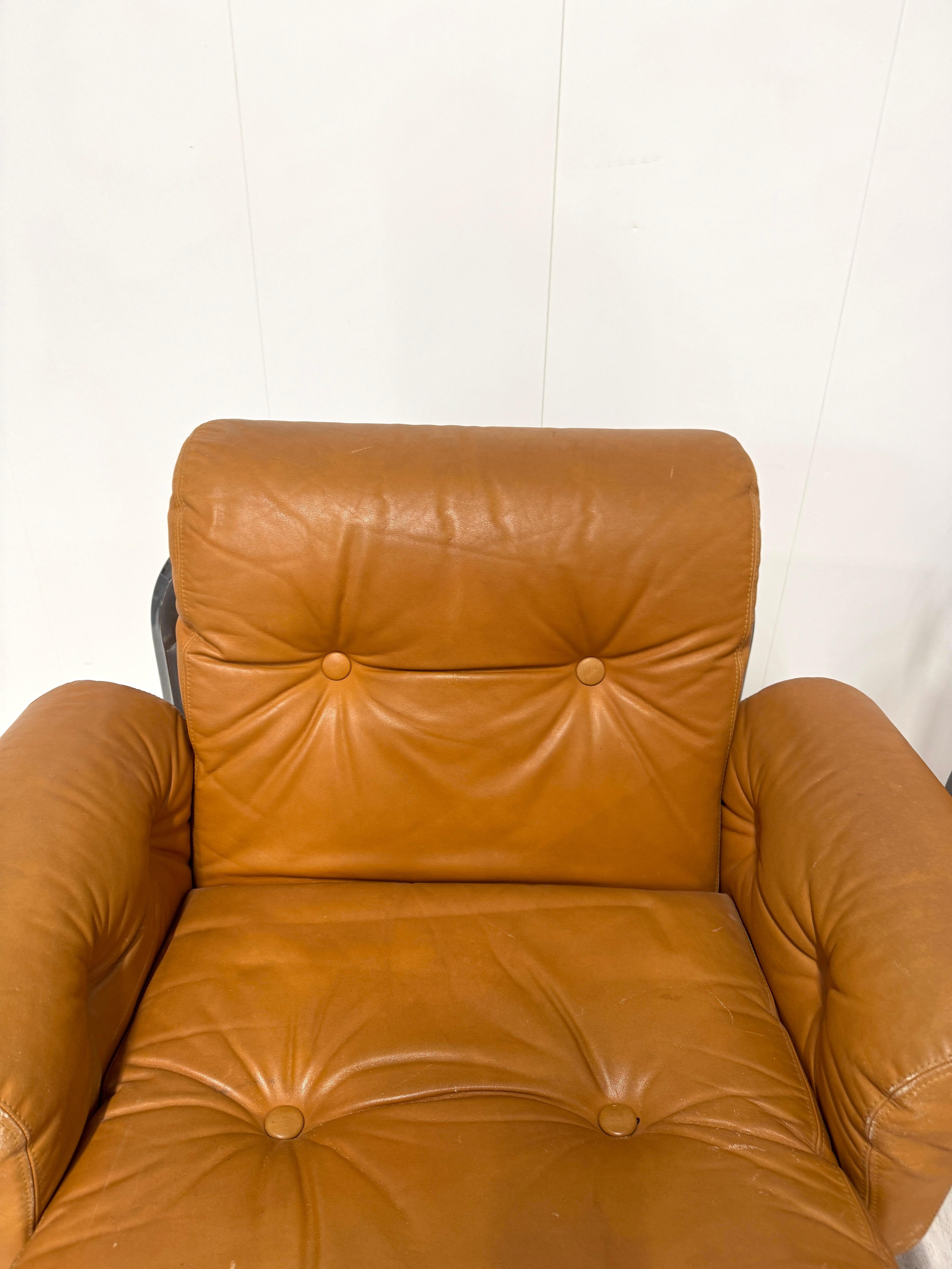 Coppia di poltrone in pelle, prod. Italiana, anni '70 5
