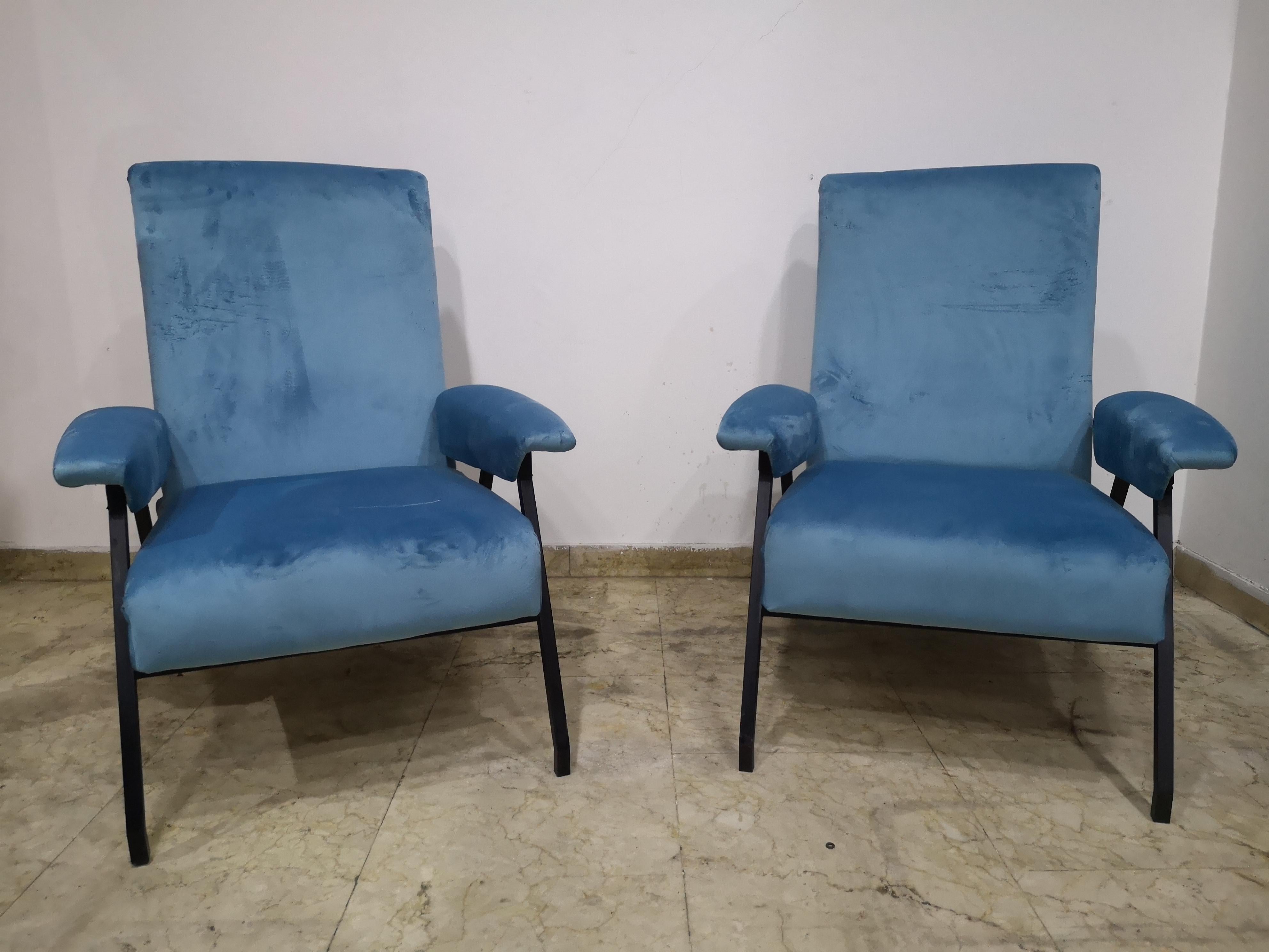 Mid-Century Modern Pair of light blue velvet recliner armchairs, iron frame, 1970s For Sale