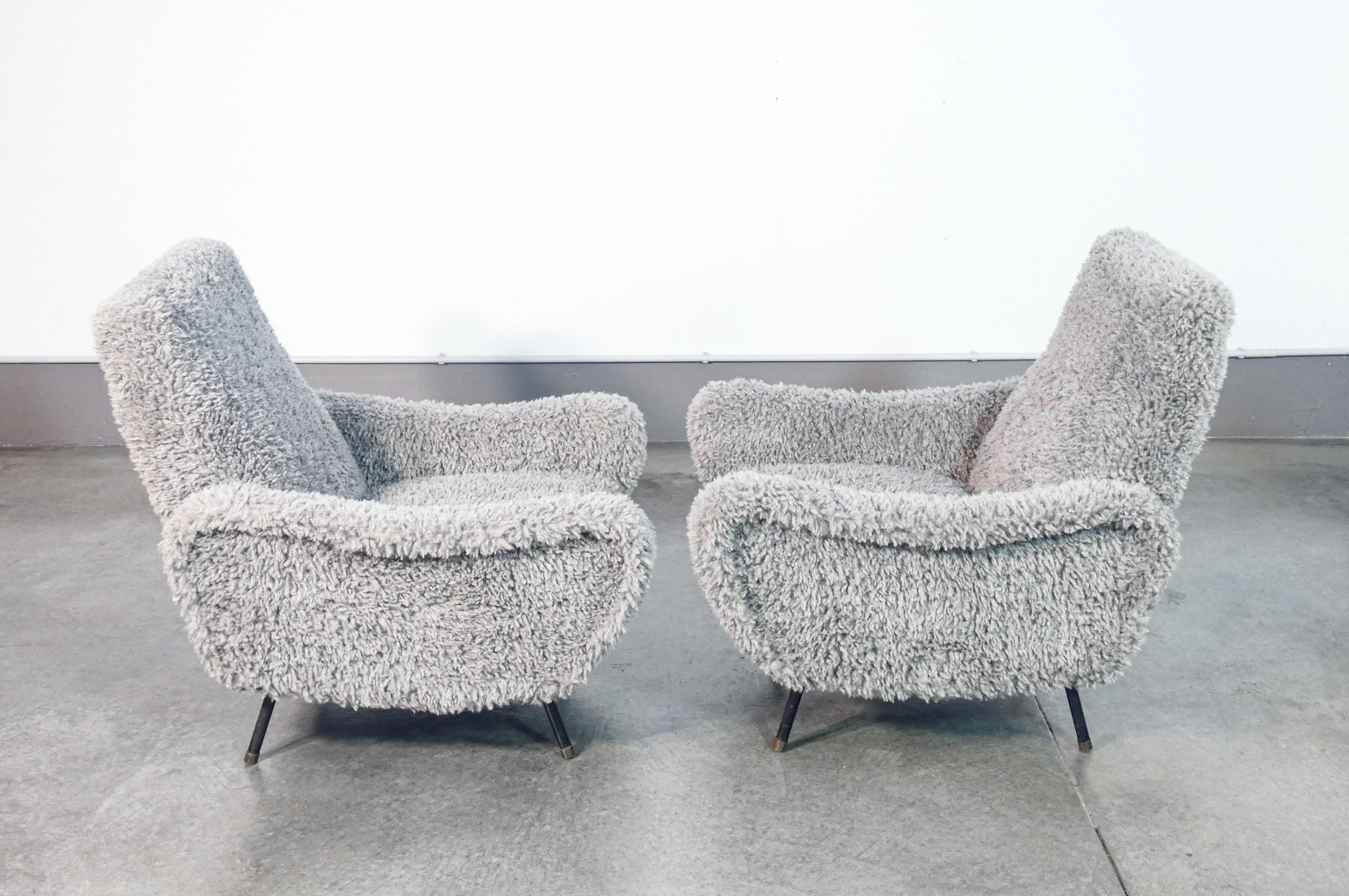 Paire de fauteuils de dame attribués à Marco ZANUSO. Italie, années 50 en vente 1