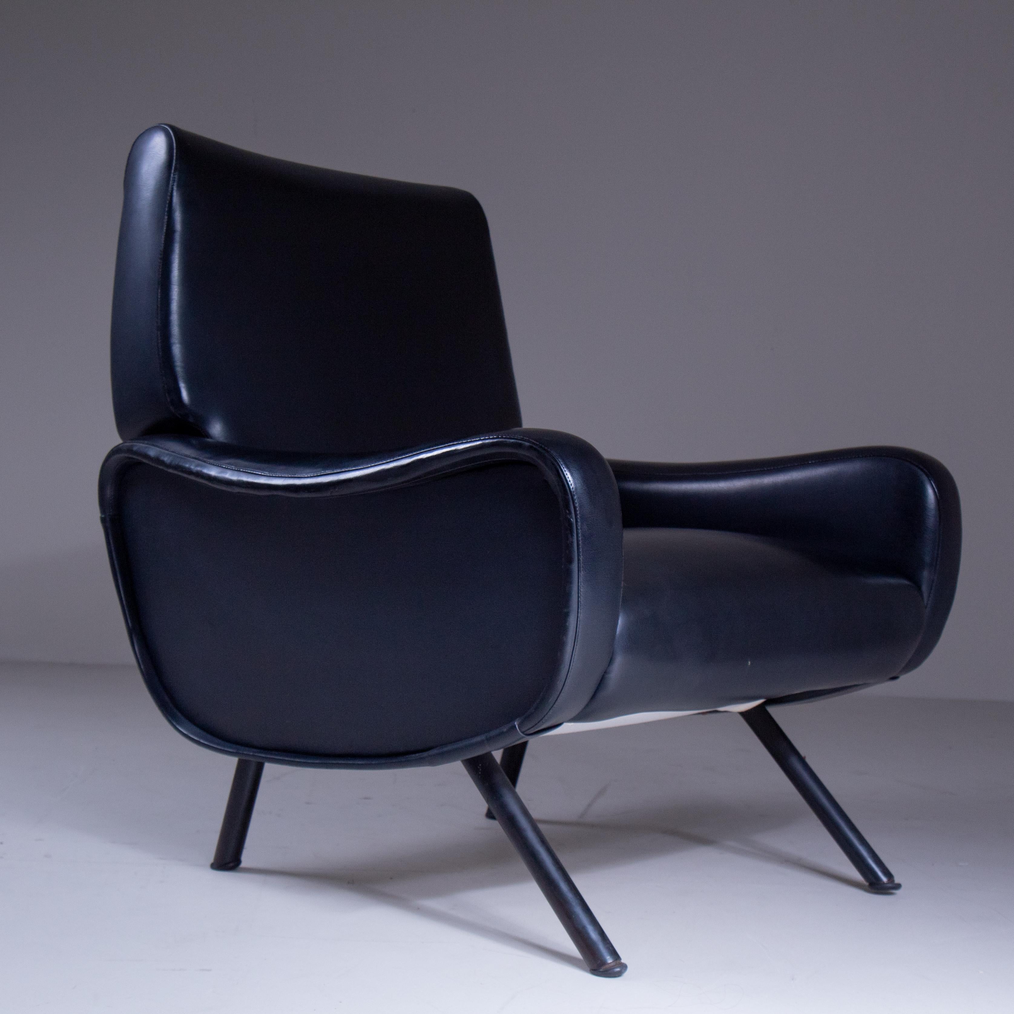 Imitation cuir Paire de fauteuils de dame, Marco Zanuso, Cassina en vente