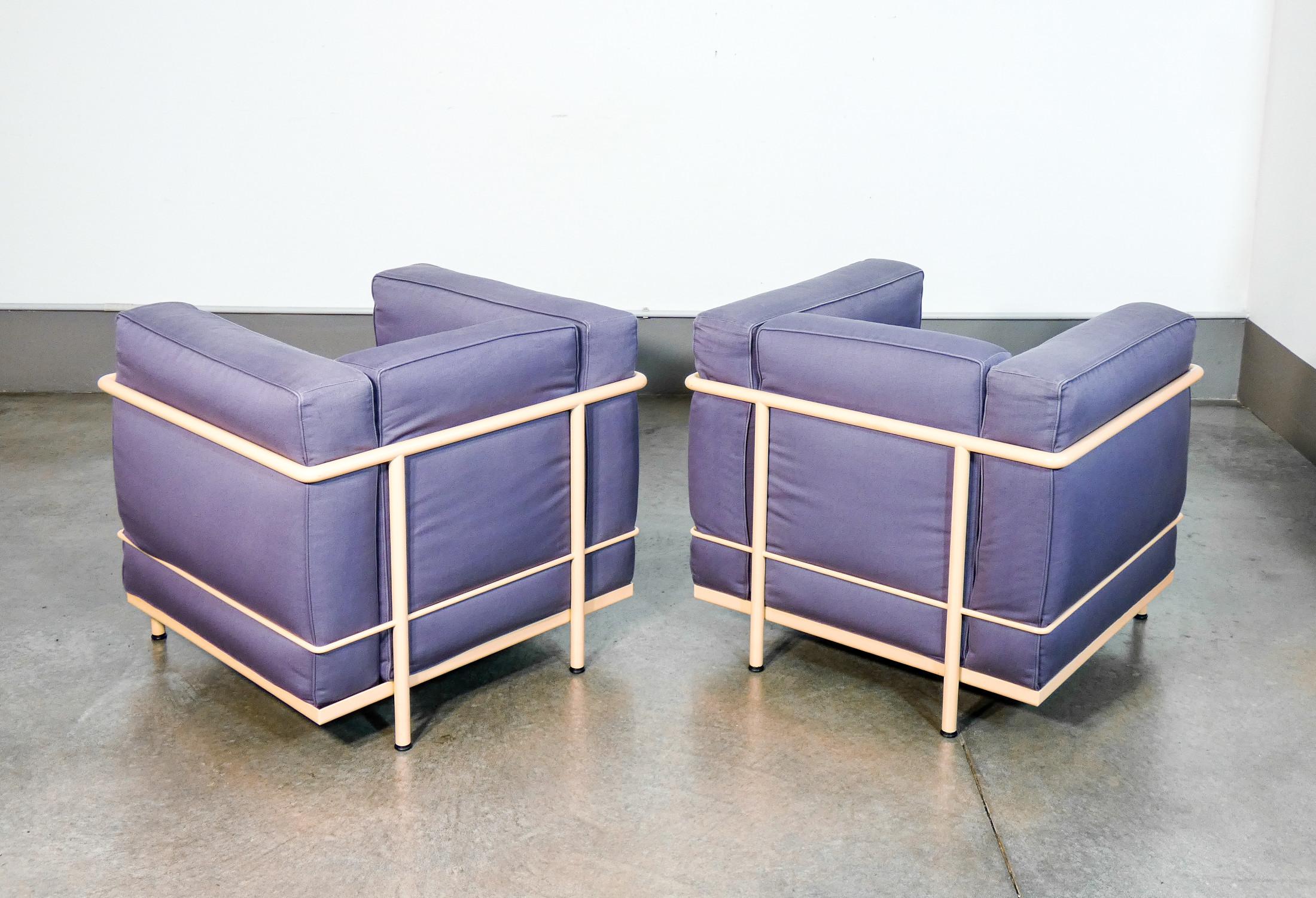 Pareja de sillones LC2 diseño LE CORBUSIER, JEANNERET, PERRIAND para Cassina en venta 4