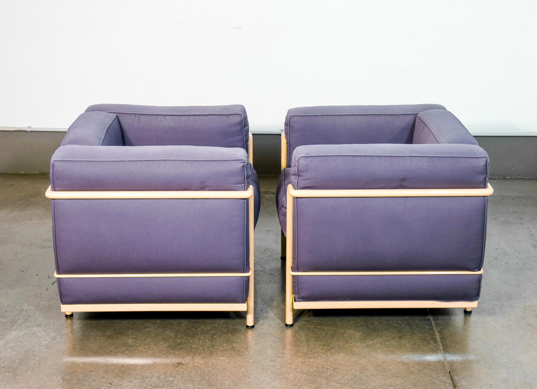 Pareja de sillones LC2 diseño LE CORBUSIER, JEANNERET, PERRIAND para Cassina Metal en venta