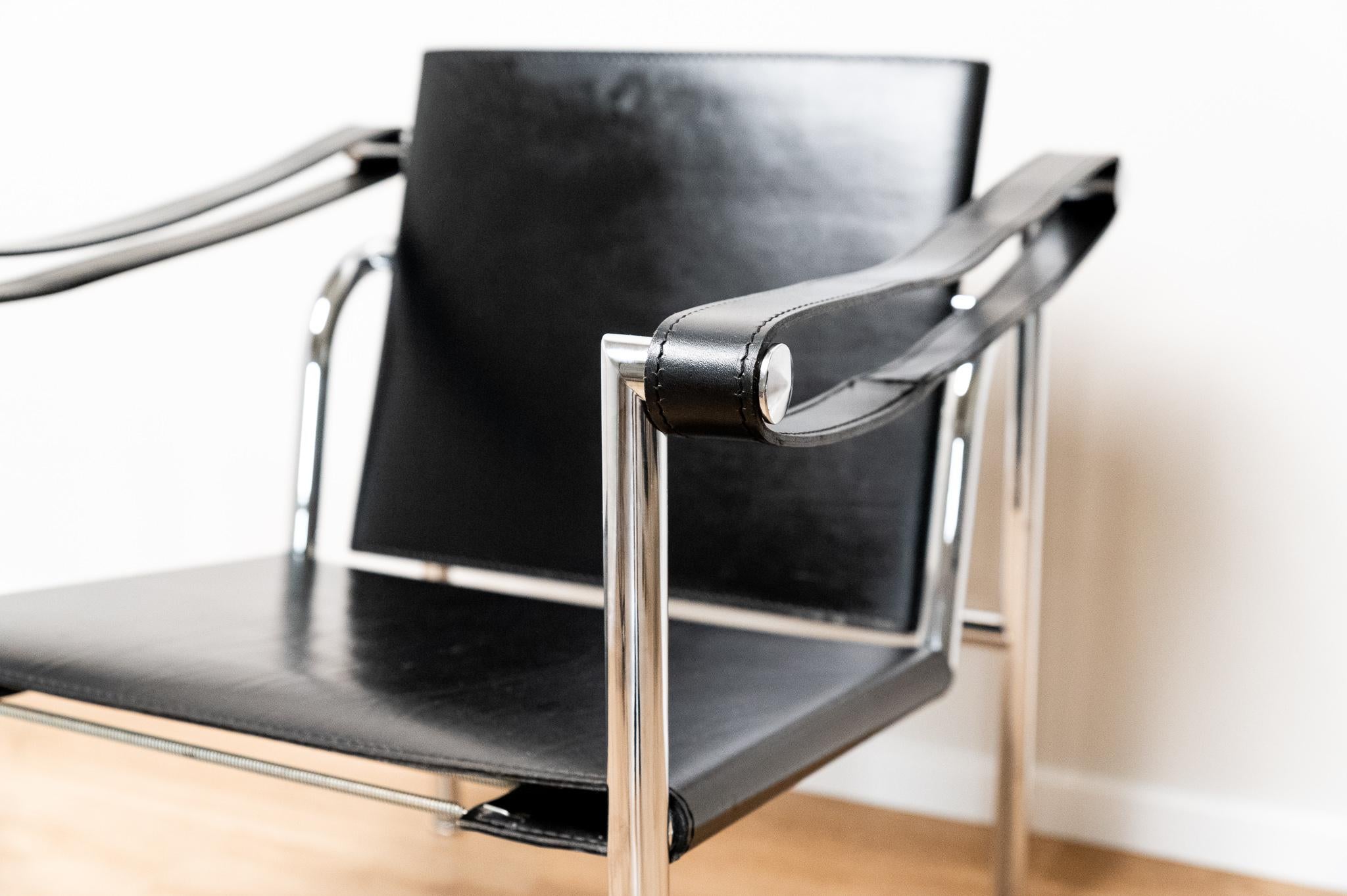 Late 20th Century Paire de chaises Le Corbusier, Pierre Jeanneret, Charlotte Perriand, LC1 en vente