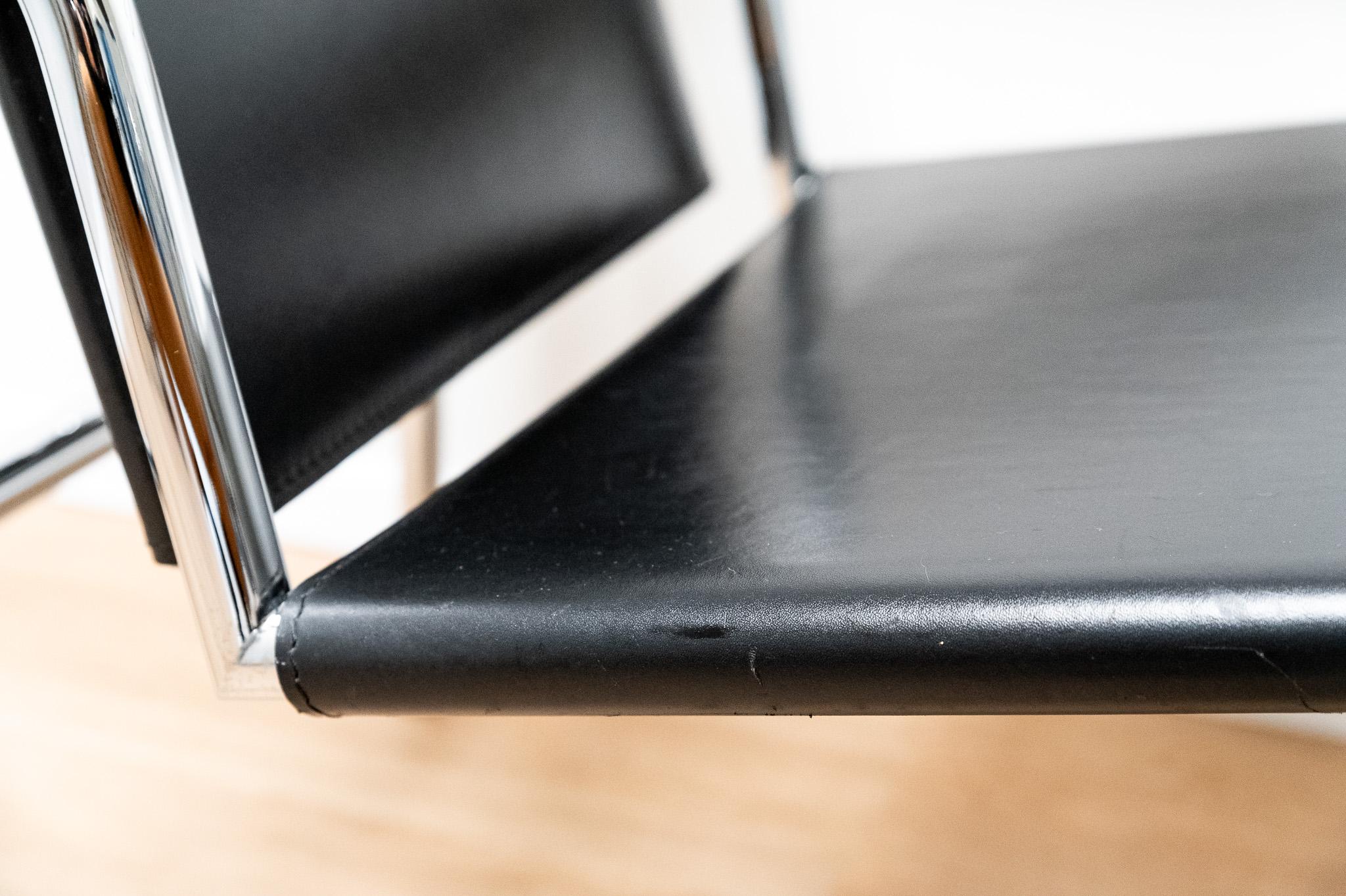 Paire de chaises Le Corbusier, Pierre Jeanneret, Charlotte Perriand, LC1 en vente 2