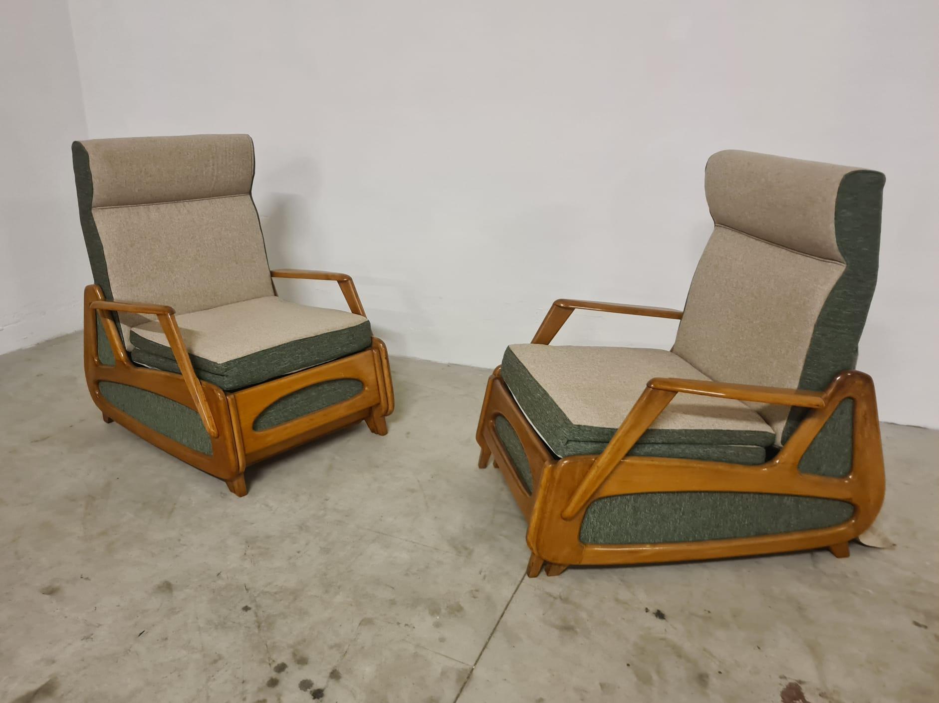 French Paire de fauteuils-lits de fabrication française des années 1950 en vente