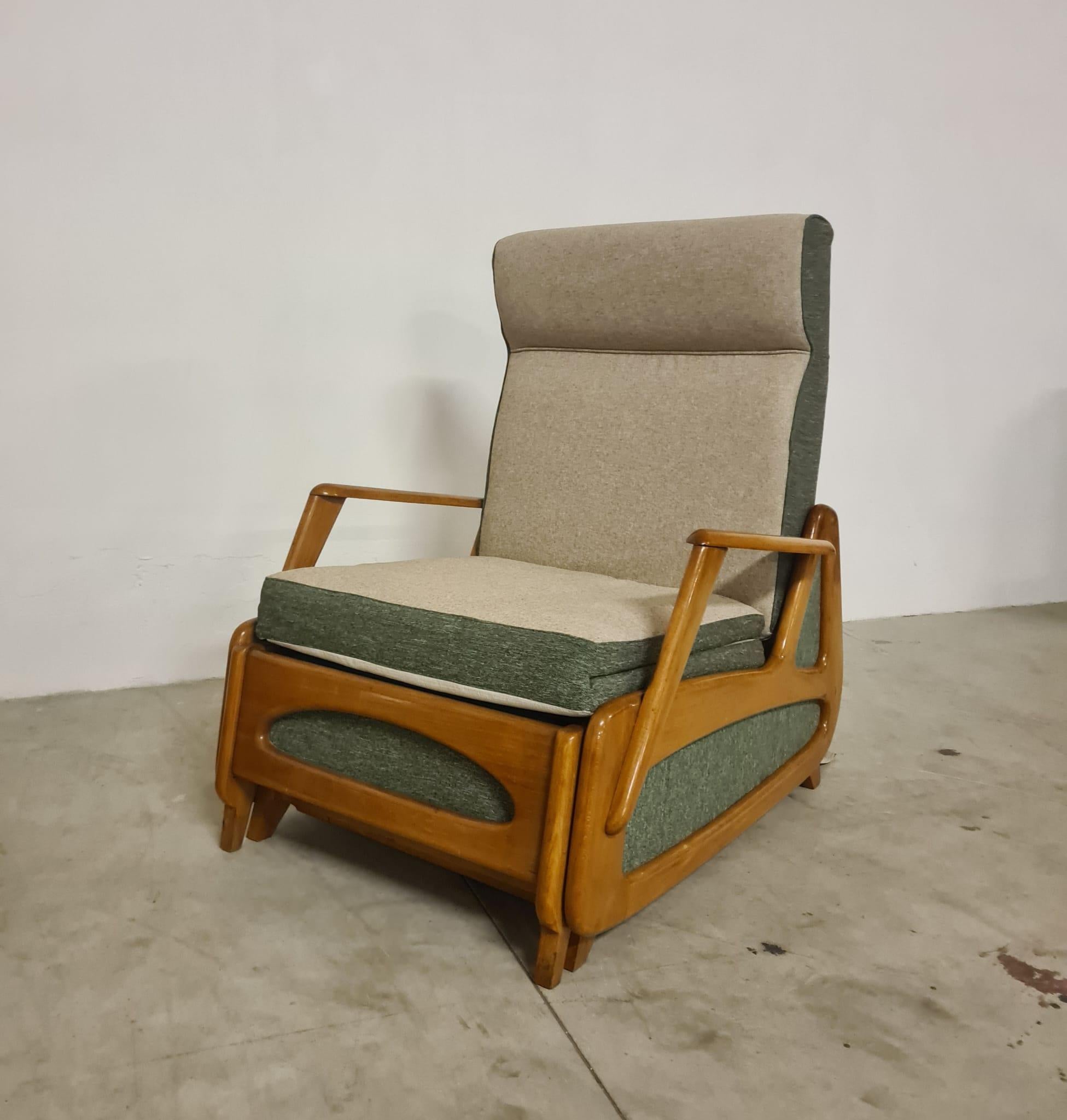 Mid-20th Century Paire de fauteuils-lits de fabrication française des années 1950 en vente
