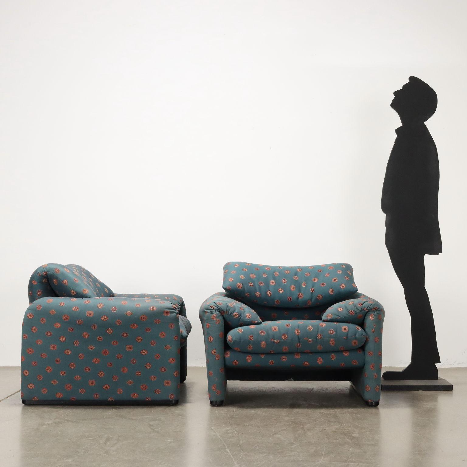 Mid-Century Modern Pair of 'Maralunga' Armchairs by Vico Magistretti for Cassina Anni 80s