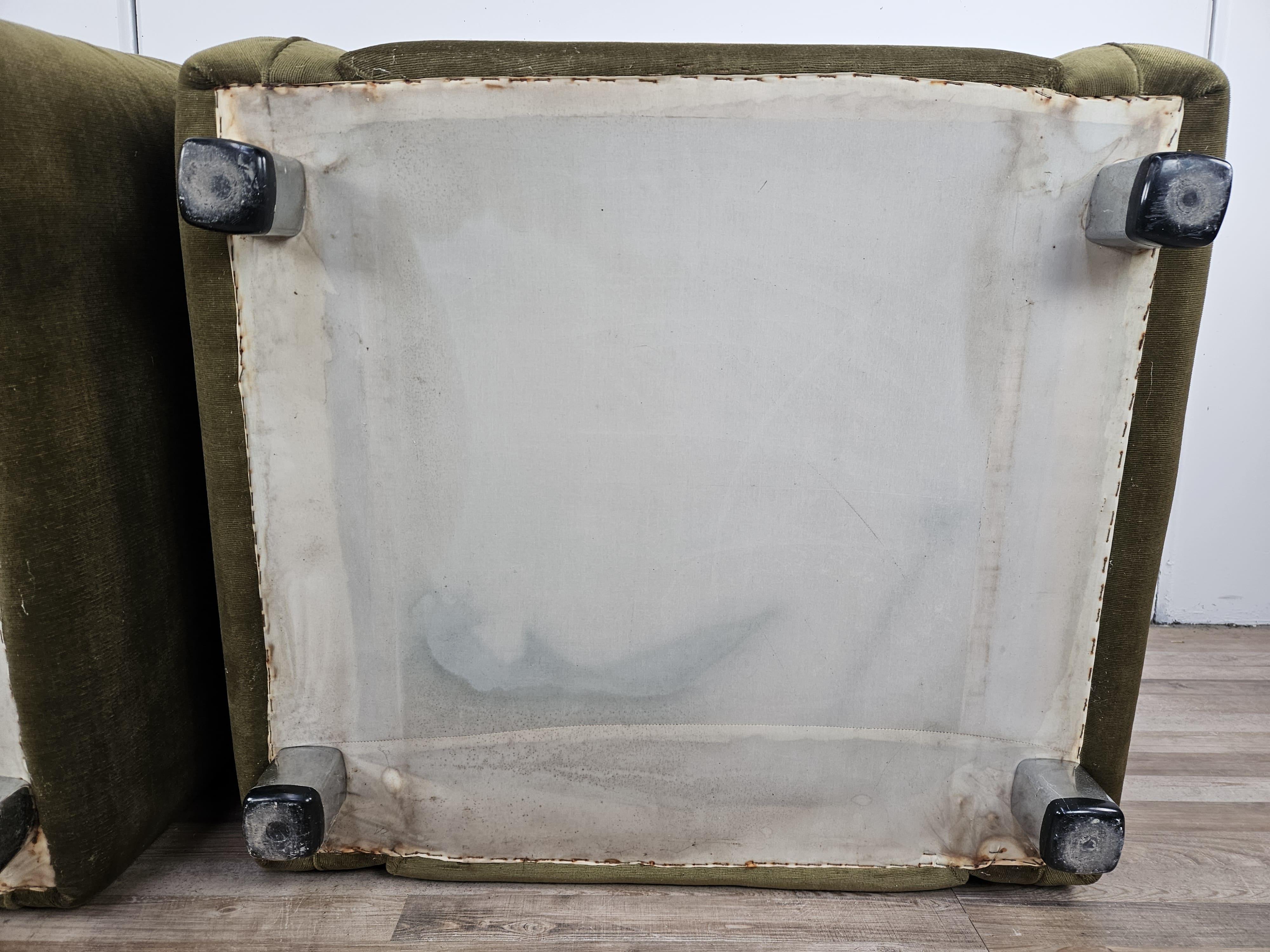 Paire de fauteuils italiens des années 1970 en tissu vert, 1970 en vente 8