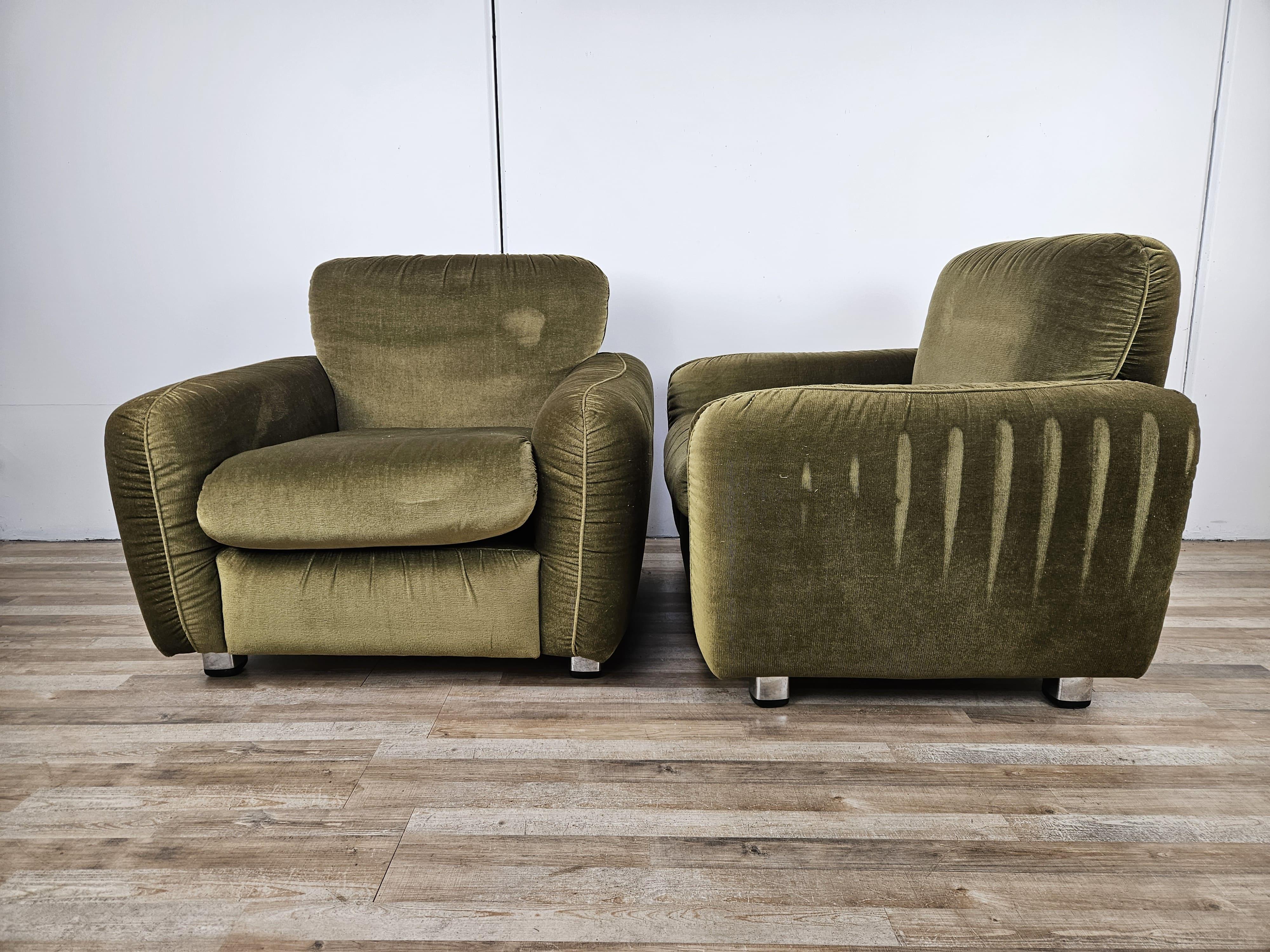 Italian Paire de fauteuils italiens des années 1970 en tissu vert, 1970 en vente