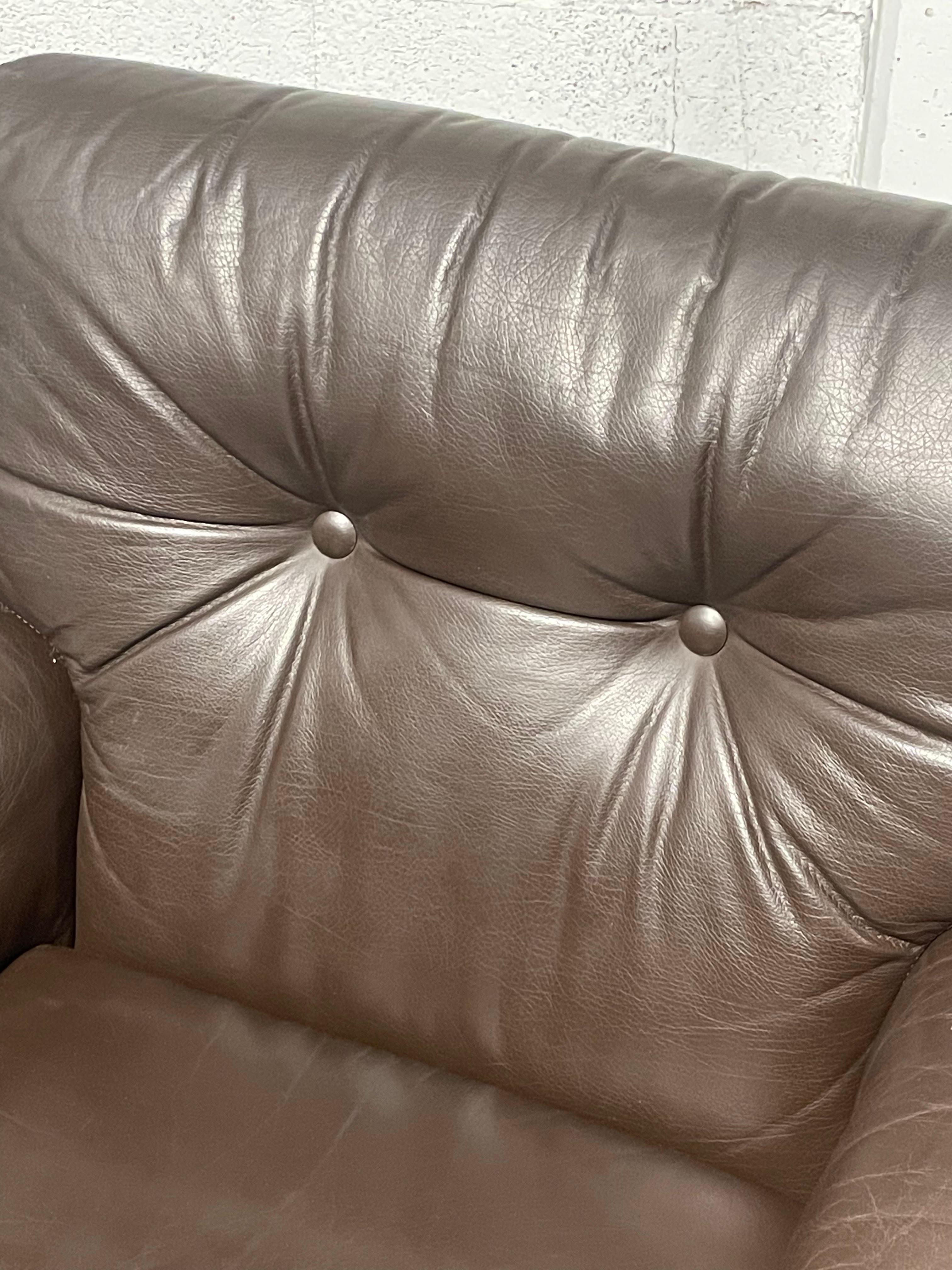Leather Pair of armchairs model Coronado by Afra & Tobia Scarpa for B&B Italia For Sale