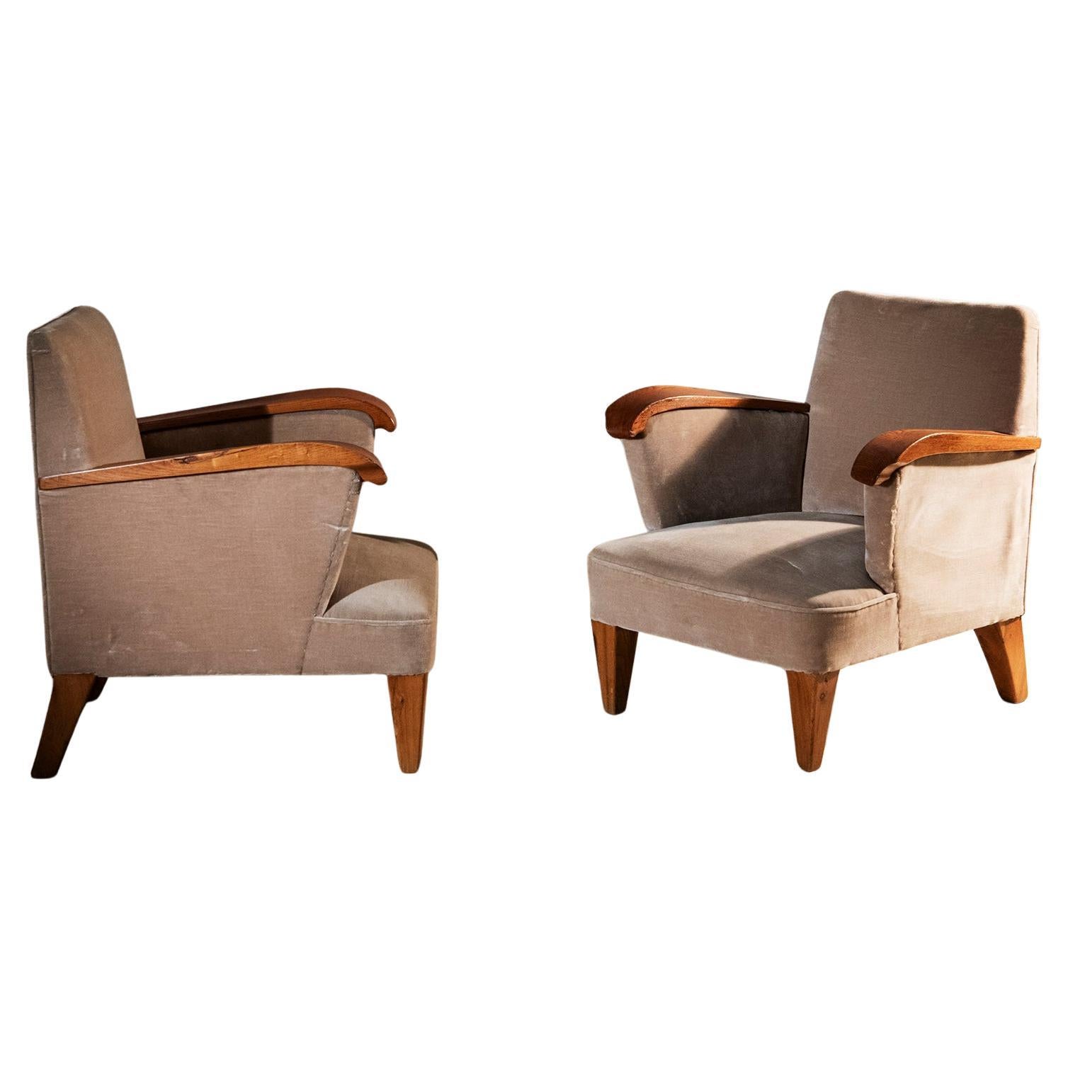 Pair of Armchairs, Italian Production  For Sale