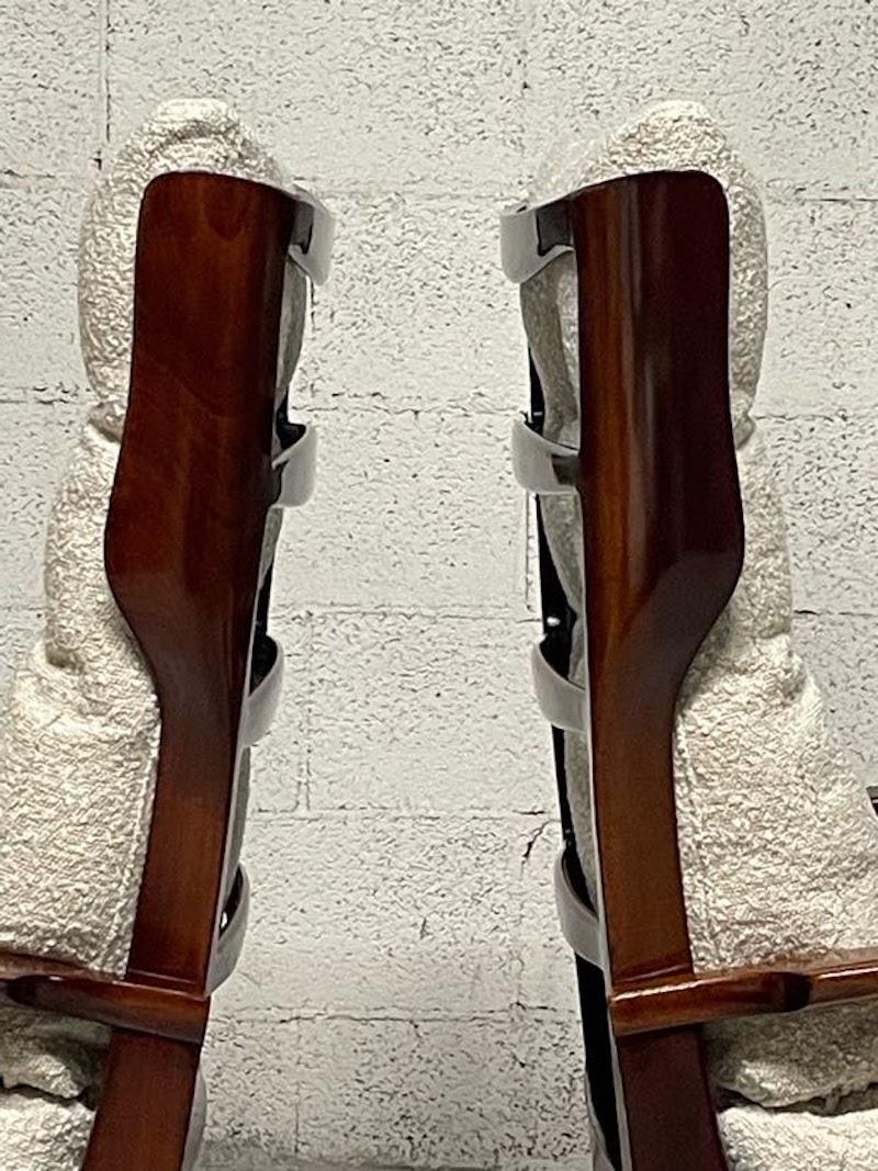 Pareja de sillones reclinables de los años 50 en madera y tela en venta 4
