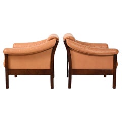 Paire de fauteuils scandinaves en cuir des années 1950