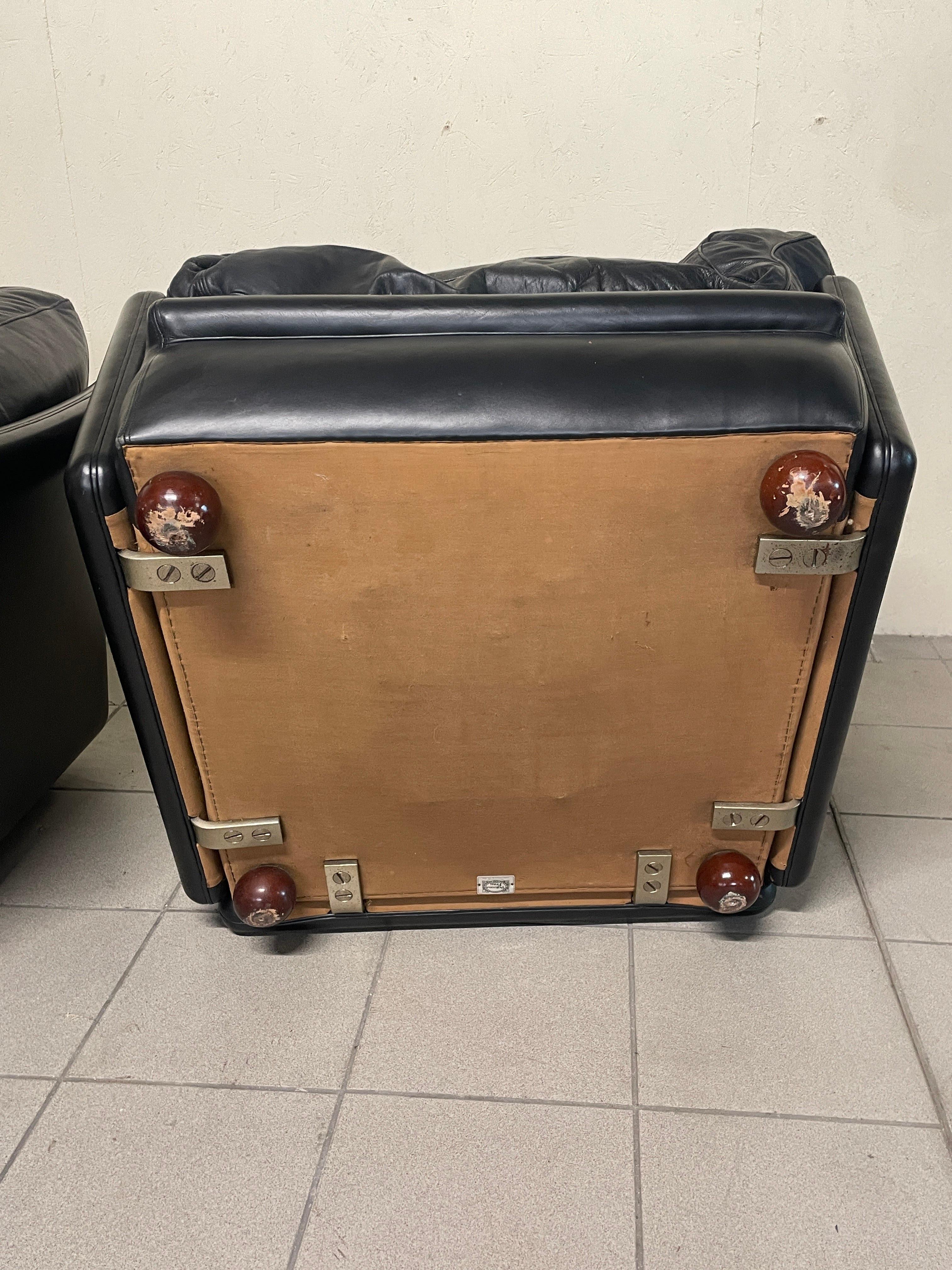 Coppia di poltrone serie Poppy di Tito Agnoli per Poltrona Frau, anni '70 en venta 13