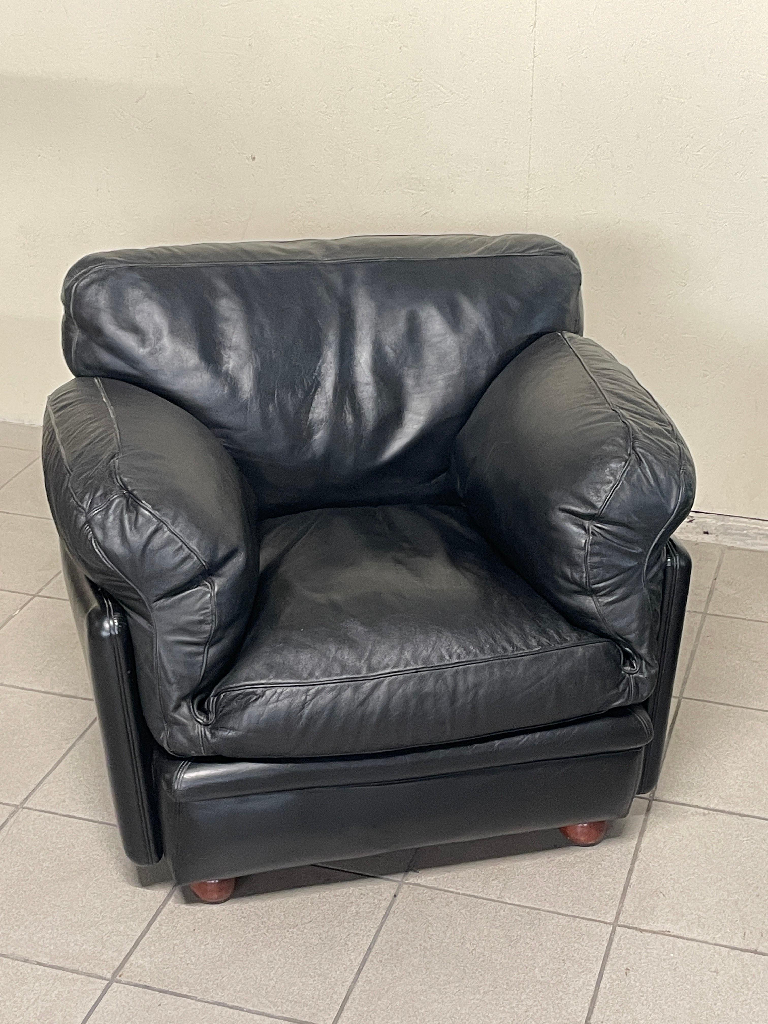 Coppia di poltrone serie Poppy di Tito Agnoli per Poltrona Frau, anni '70 Italian en venta