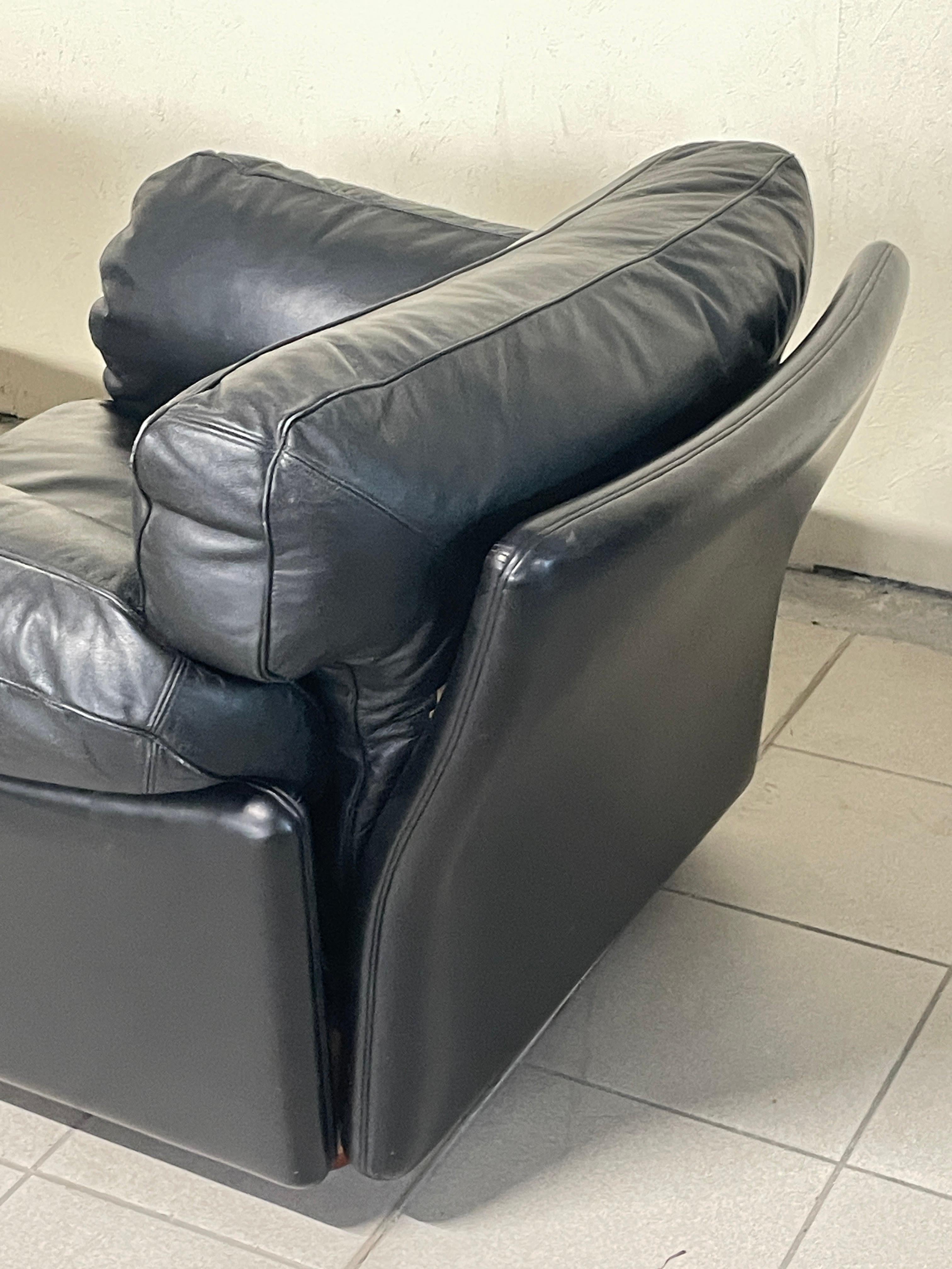Coppia di poltrone serie Poppy di Tito Agnoli per Poltrona Frau, anni '70 en venta 2
