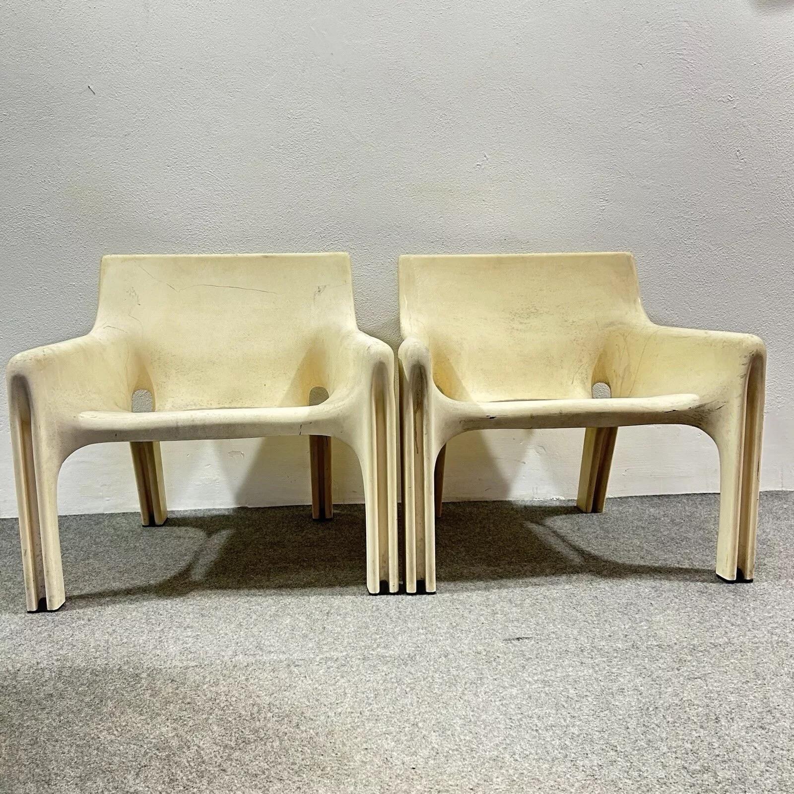 Par de Vico MAGISTRETTI Artemide 1970's Vicario Sillones Italian en venta