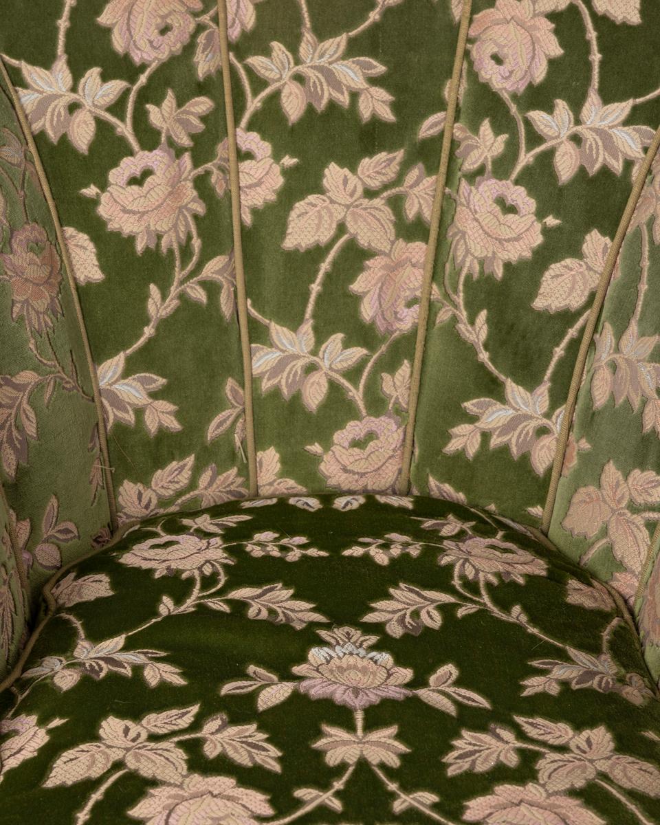 Pair of 1950s vintage armchairs in floral fabric Italian design In Good Condition For Sale In None, IT
