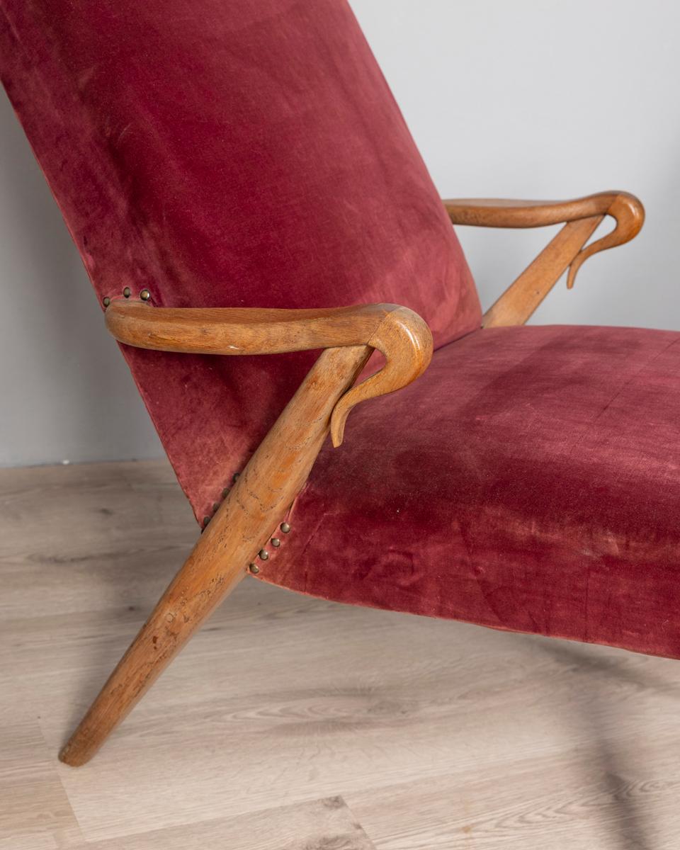 Mid-20th Century Coppia di poltrone vintage anni 50 in velluto Bordeaux design Italiano en vente