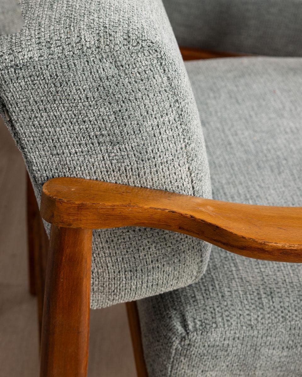Coppia di poltrone vintage anni 60 in tessuto grigio design Italiano In condizioni buone in vendita a None, IT