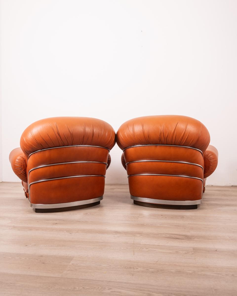 Pair of vintage 70s leather and steel armchairs Italian design In Good Condition For Sale In None, IT