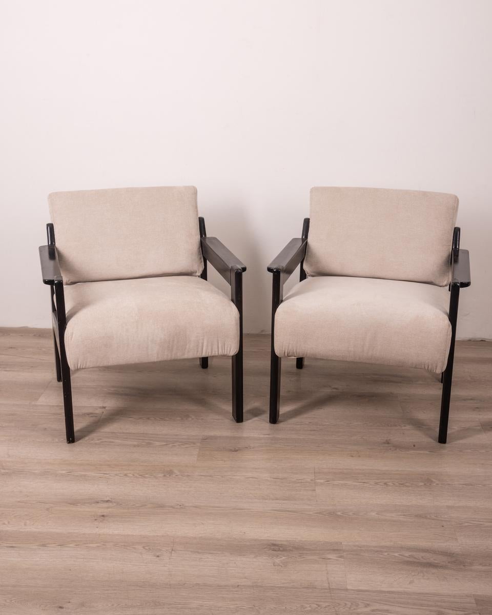 Moderne Coppia di poltrone vintage années 80 en legno e tessuto design Italiano en vente
