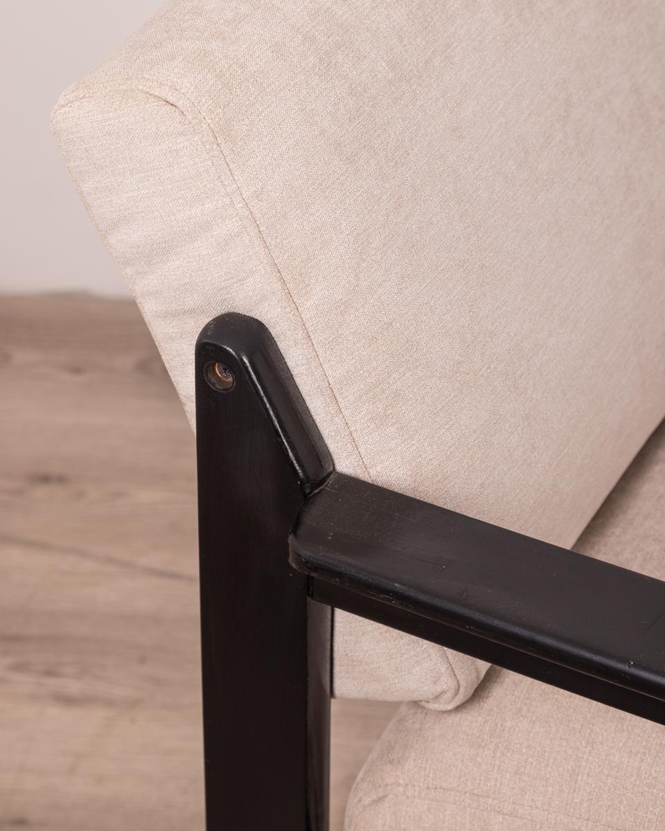 Tissu Coppia di poltrone vintage années 80 en legno e tessuto design Italiano en vente
