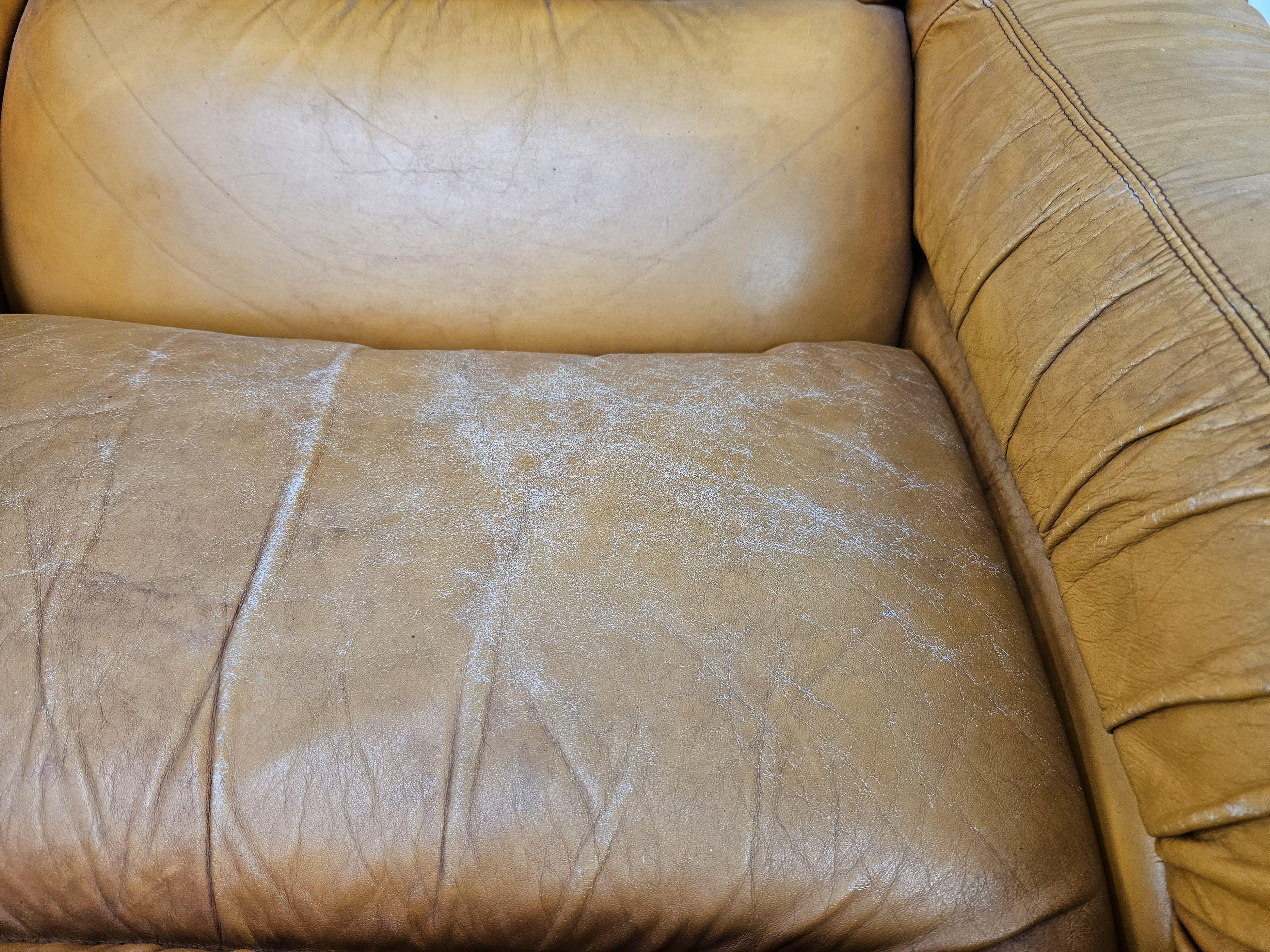 Coppia di poltrone vintage in pelle marrone anni '70 3