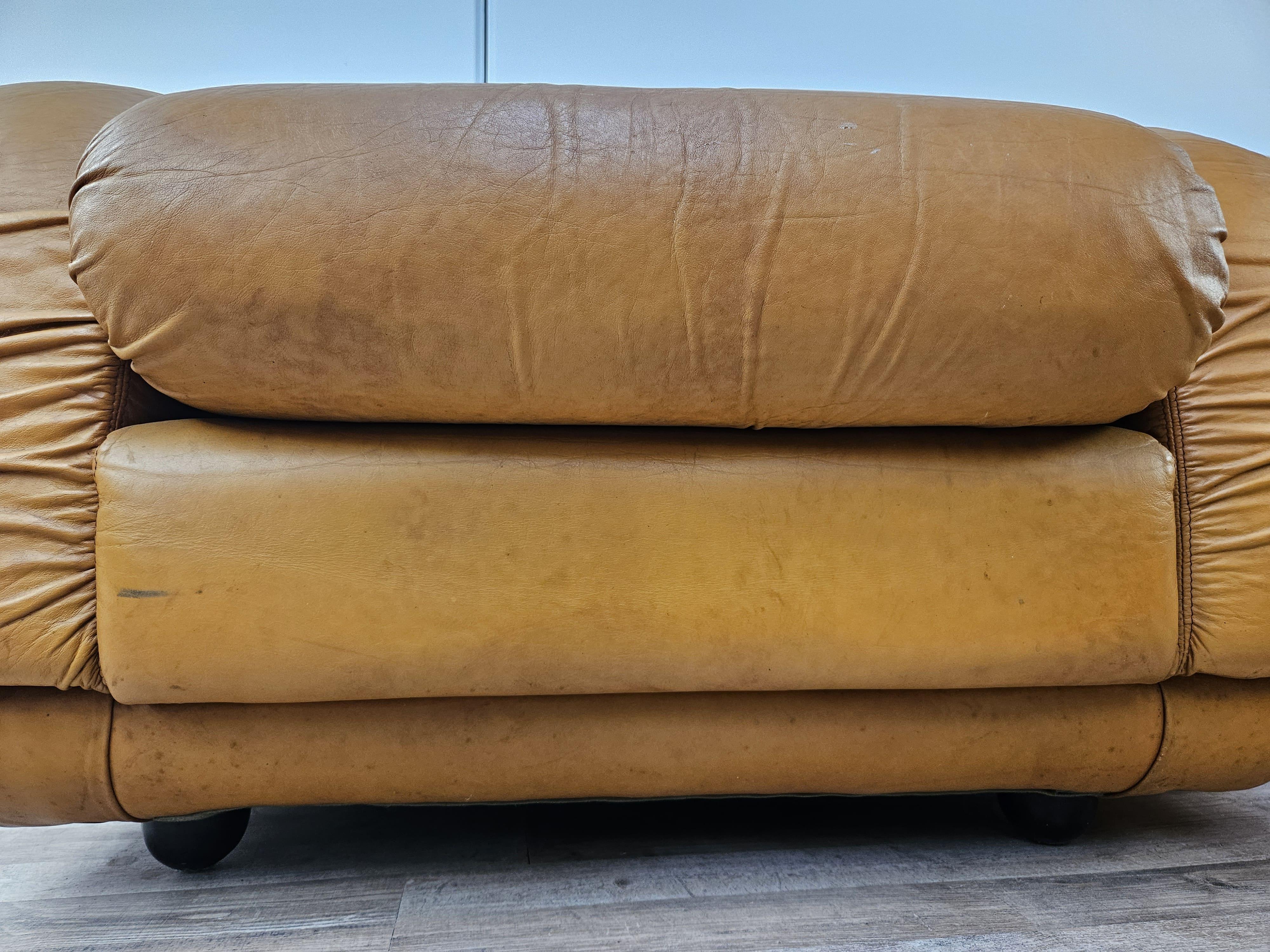Coppia di poltrone vintage in pelle marrone anni '70 8