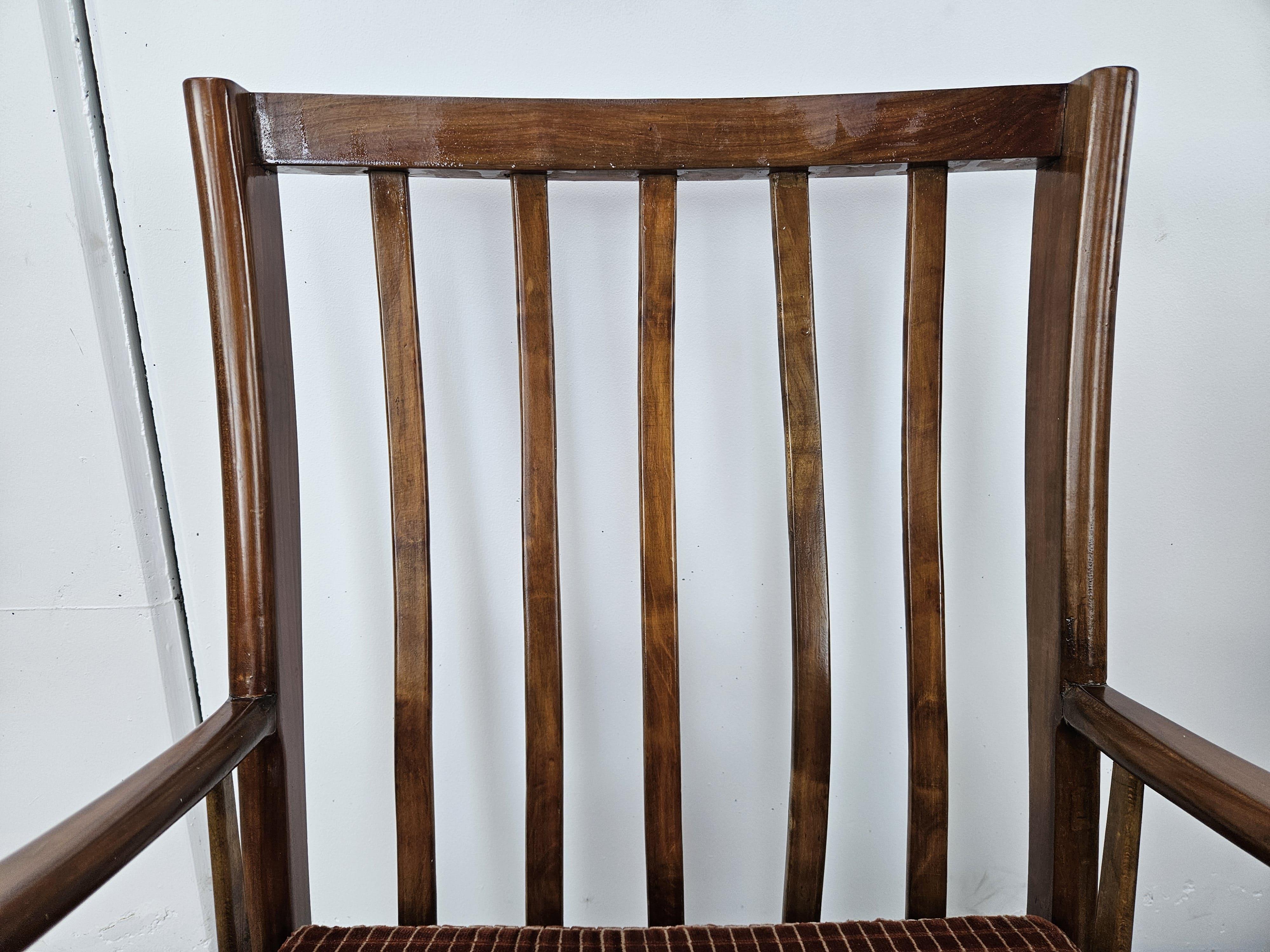 Coppia di poltrone vintage italiane in legno e imbottitura 1950 in vendita 3